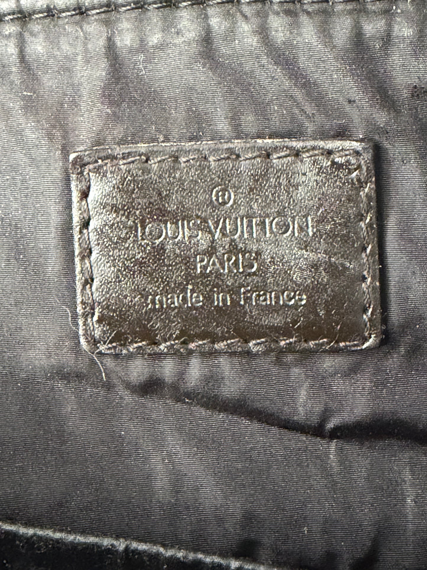 LOUIS VUITTON
Black Damier Geant Canvas Loup Messenger Bag