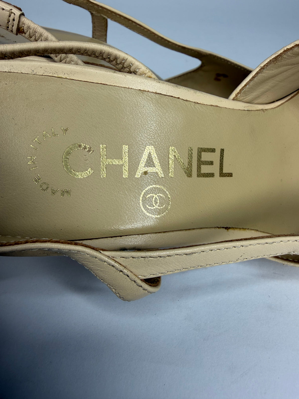 Chanel Beige/Black Leather and Canvas CC Slingback Pumps Size 35 EU/5 US