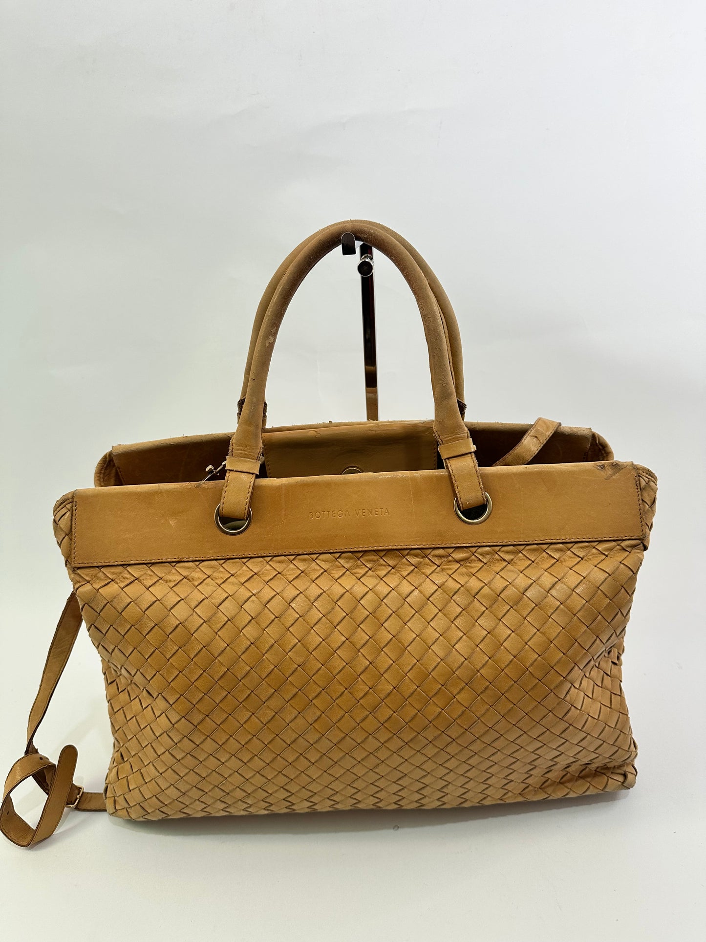 Bottega Veneta Vintage
Intrecciato Top Handle Bag