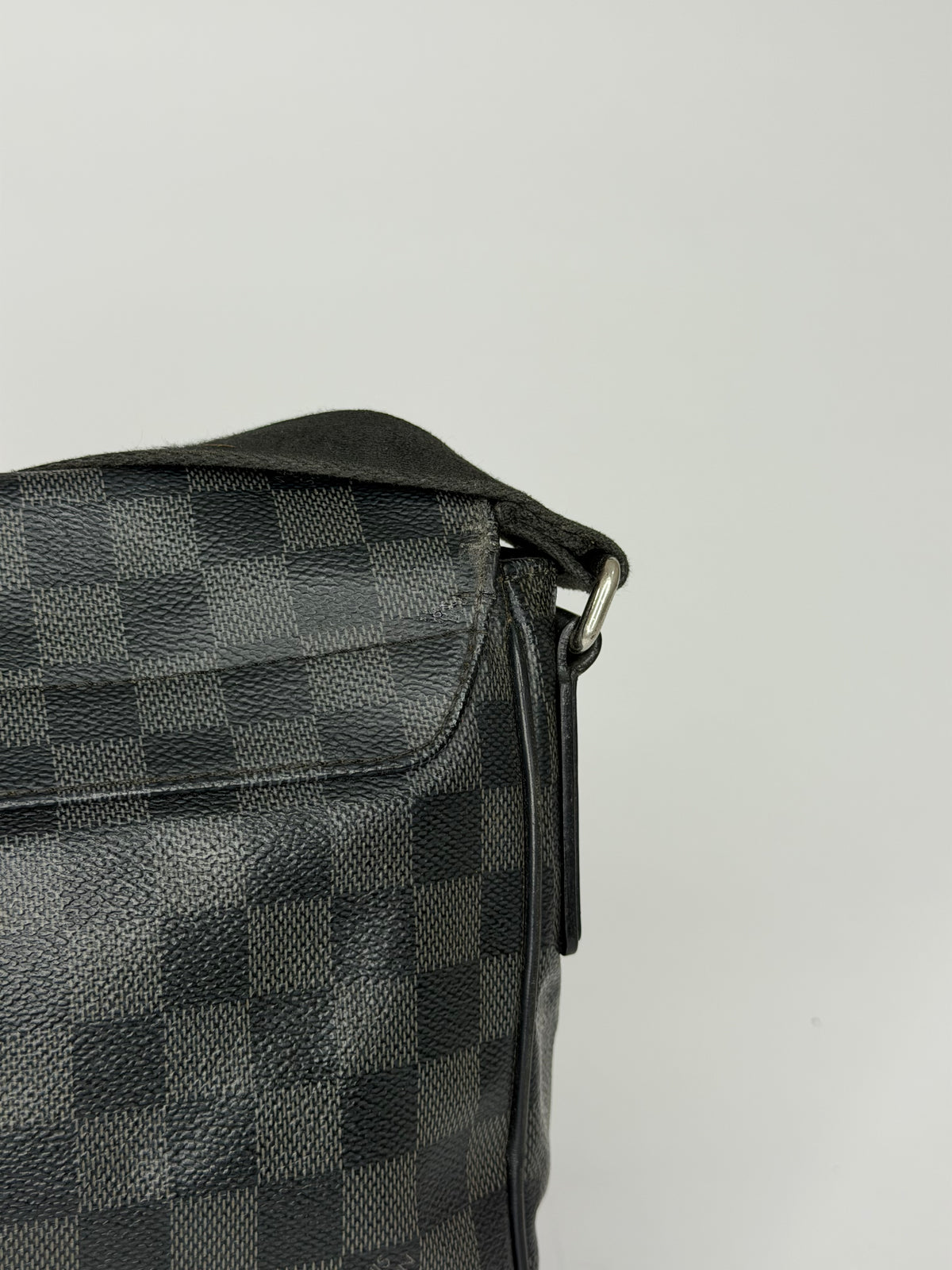 LOUIS VUITTON Damier Graphite District MM Messenger Bag