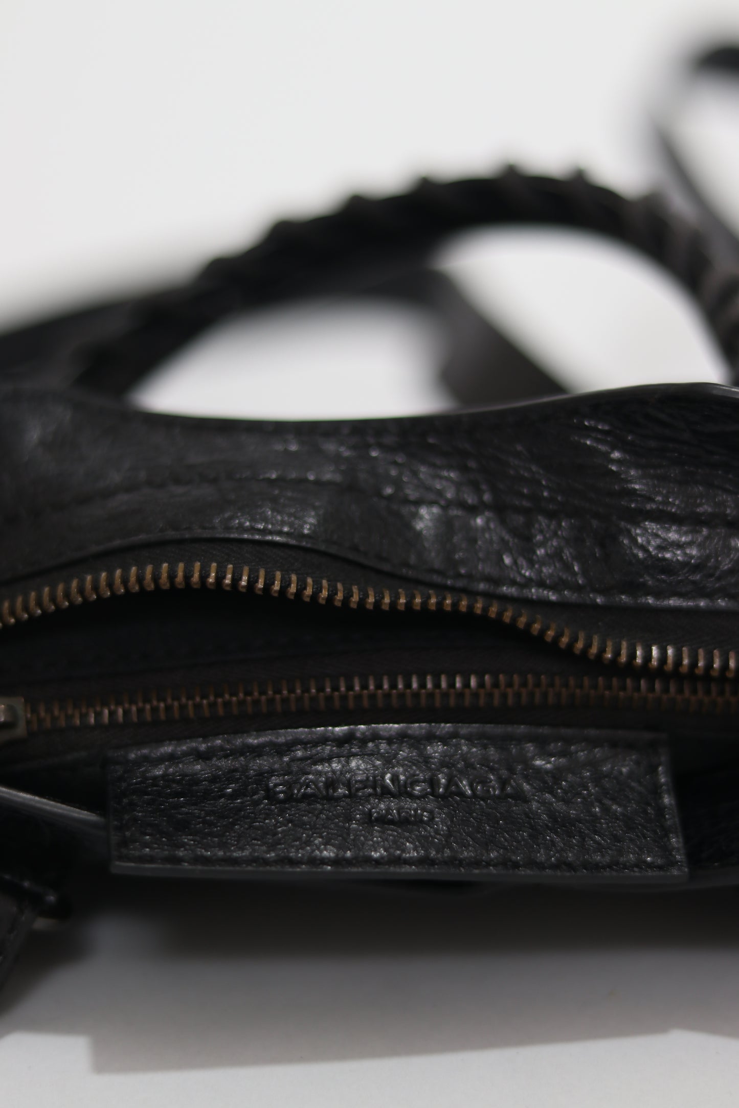 BALENCIAGA 
Agneau Classic Hardware Mini City Black