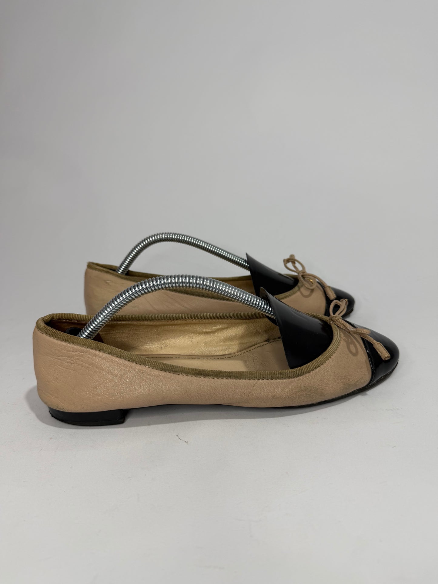 Prada Beige & Black Cap Toe Leather Ballet Flats with Bow Detail Size 36