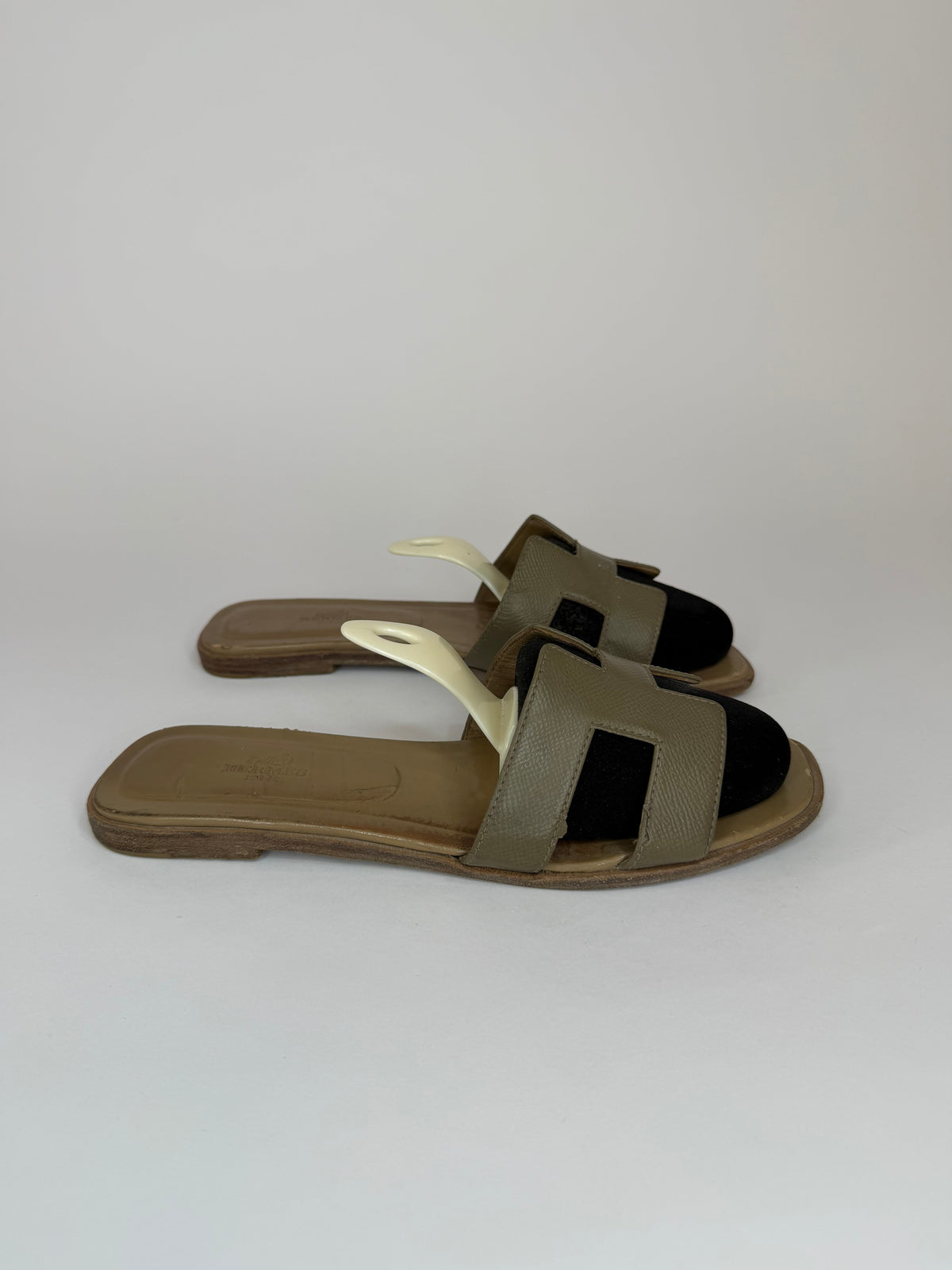 HERMES Grey Epsom Oran Sandals Size 41 EU/ 11 US / 8 UK