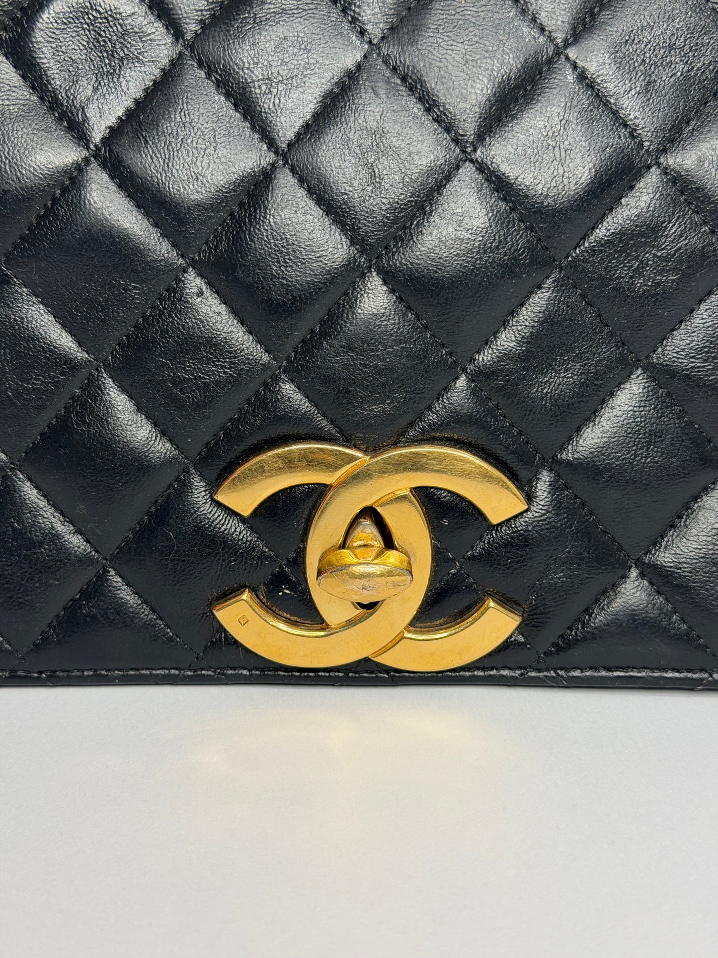 Chanel Classic Full Flap shoulder bag in black quilted lambskin leather, GHW