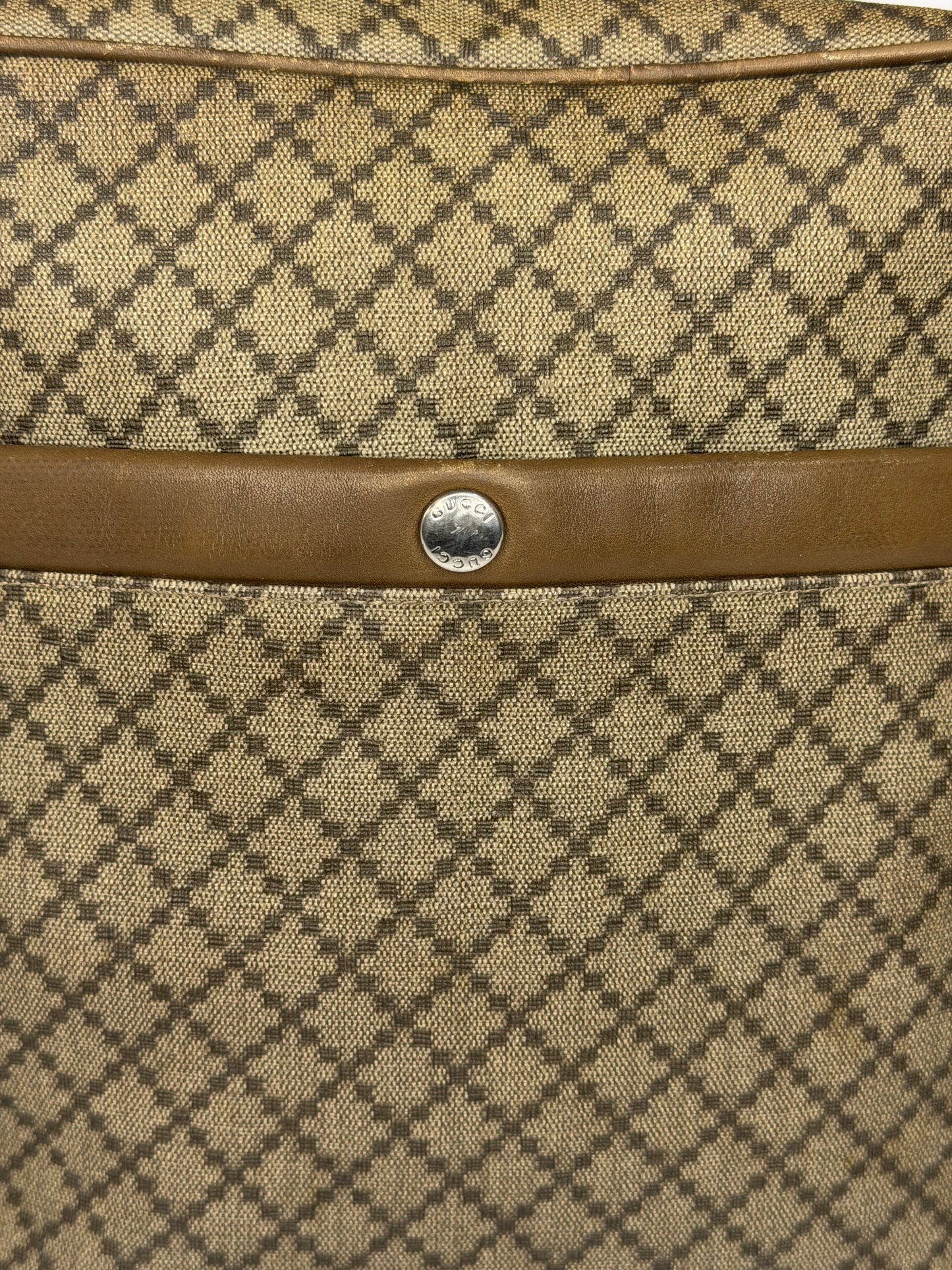 Gucci
Diamante Messenger Bag