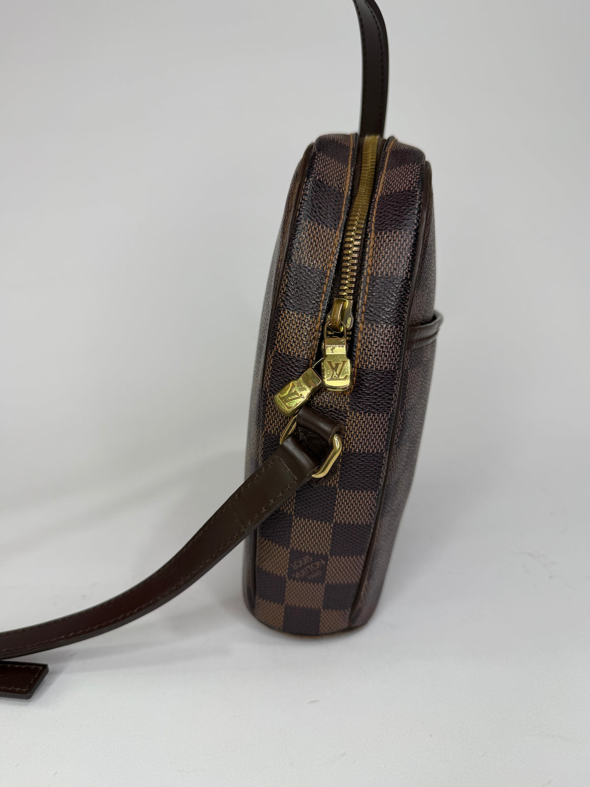 LOUIS VUITTON
Damier Canvas Ipanema PM Bag