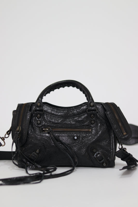 BALENCIAGA 
Agneau Classic Hardware Mini City Black