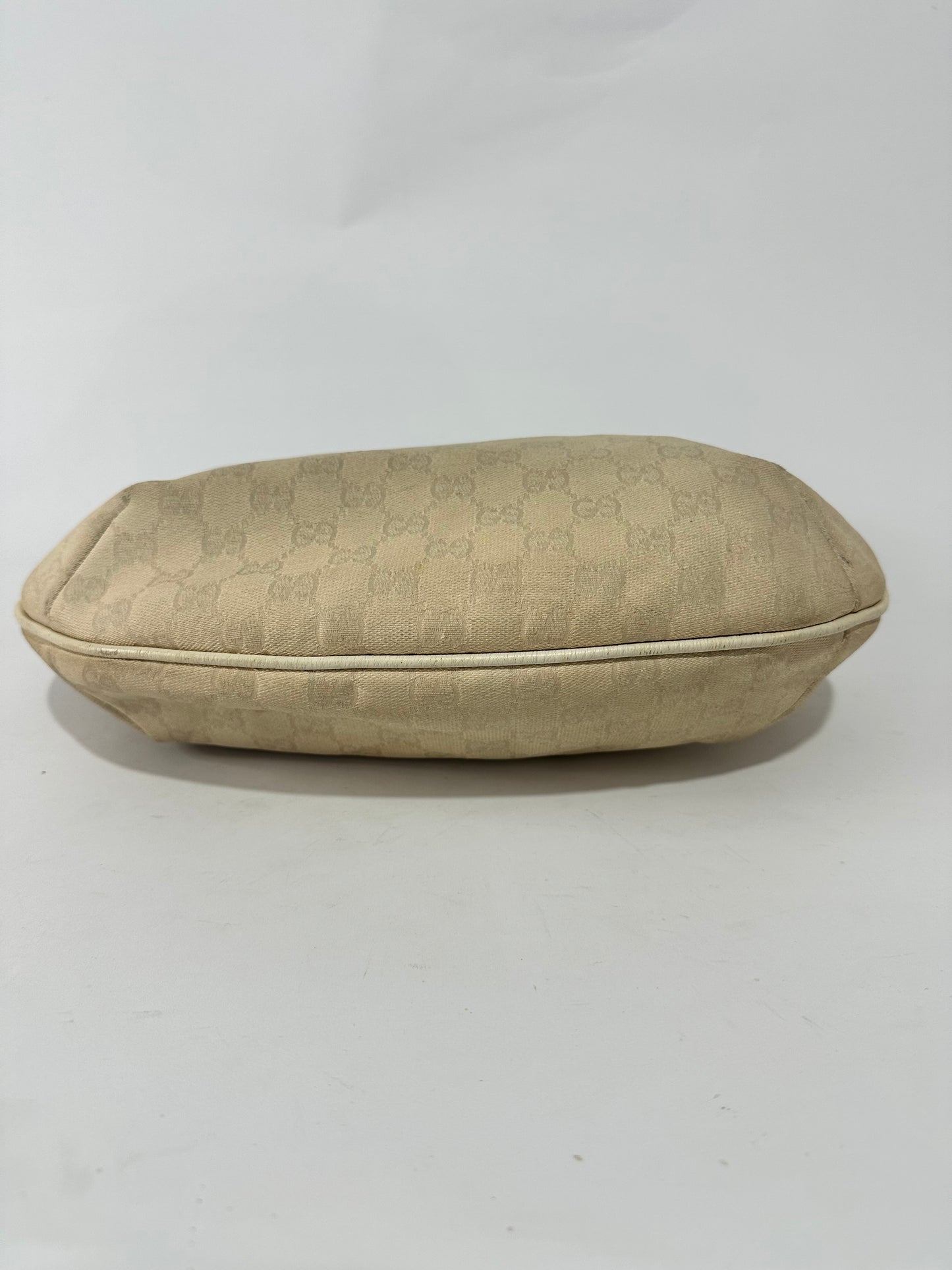 Gucci Beige/Ivory GG Canvas and Leather Medium Messenger Bag