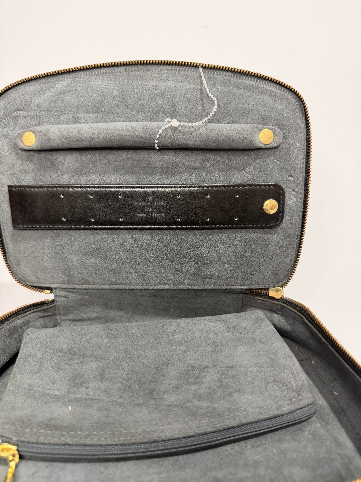 LOUIS VUITTON
Black Epi Leather Monte Carlo Jewelry Box