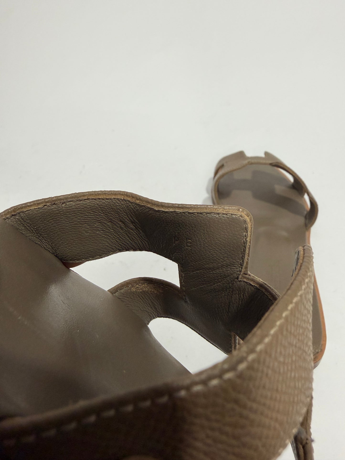 HERMES Grey Epsom Oran Sandals Size 38 EU/8 US / 5 UK