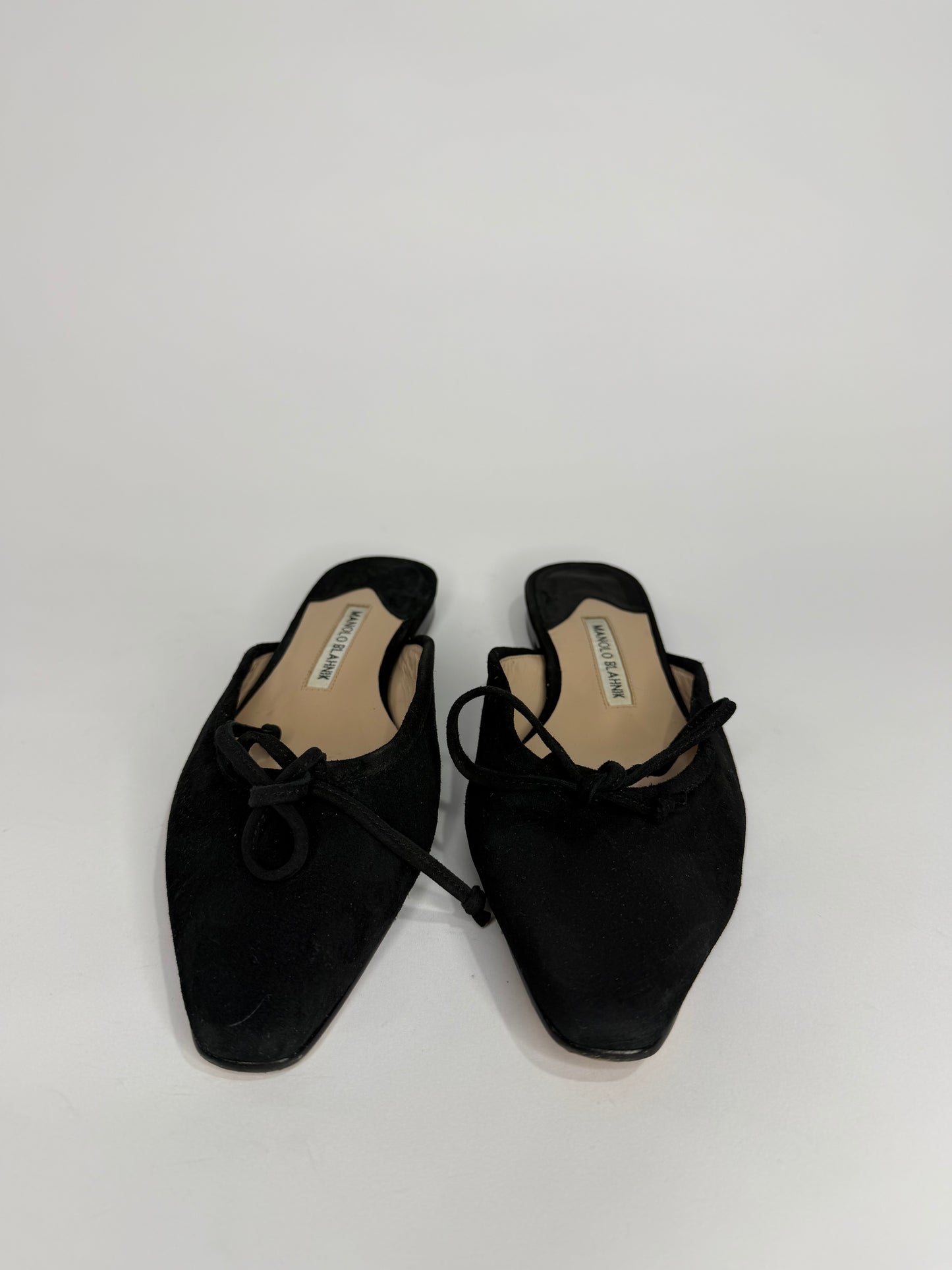 Manolo Blahnik
Suede Bow Accents Mules
Women's Size: 9 | IT 39