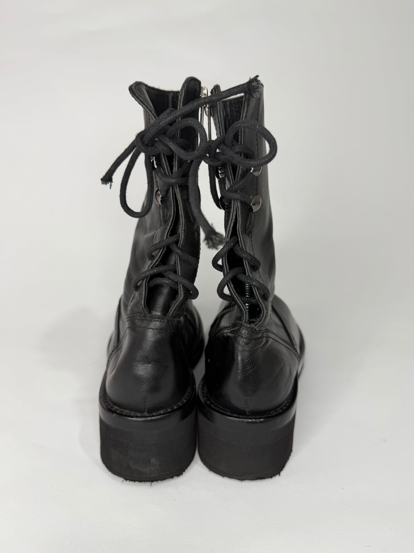 Ann Demeulemeester

Heiko Laced Back Ankle Boots Size 35 EU/ 5 US/ 2 UK