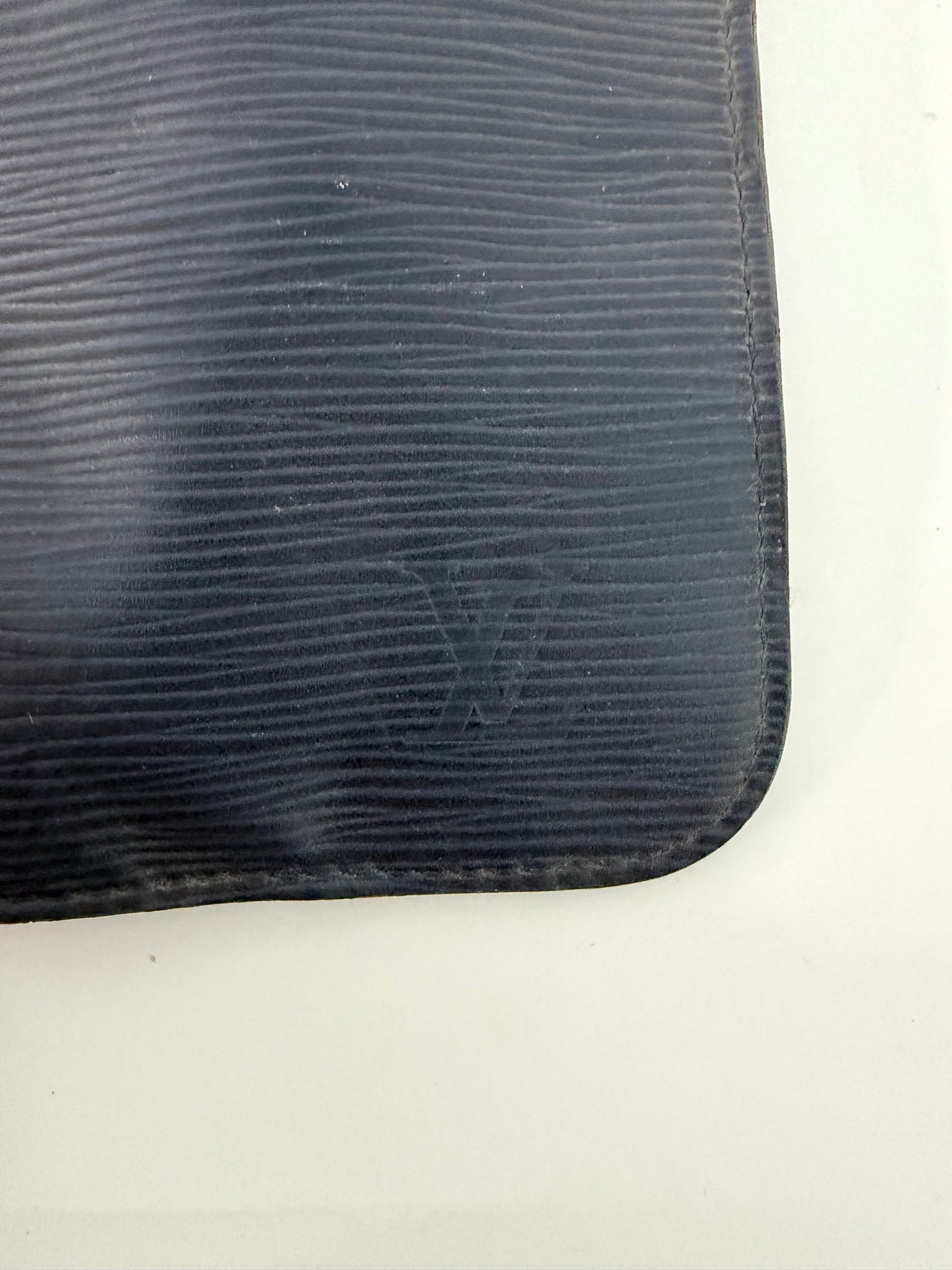 Louis Vuitton
Epi Leather Neverfull Pouch Navy
