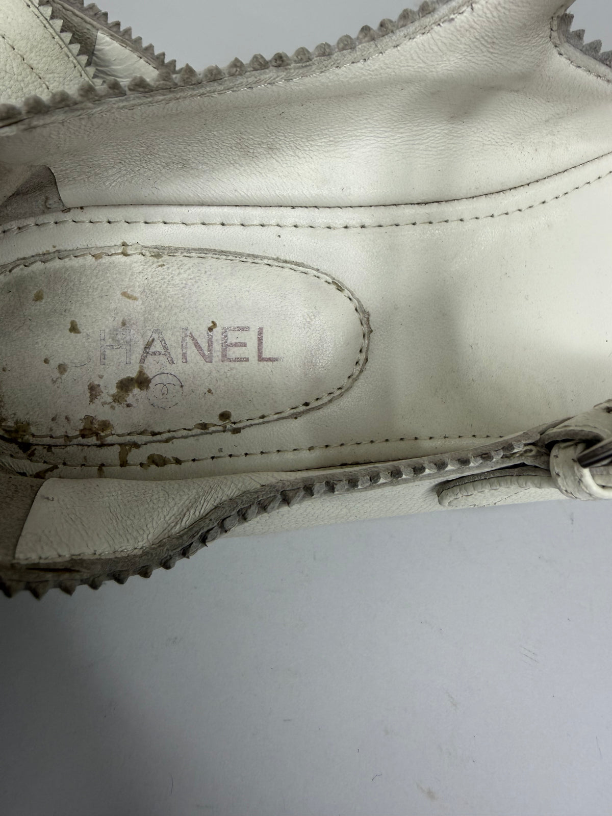 Chanel White/Black Leather CC Mary Jane Flats Size 37 EU/ 7 US