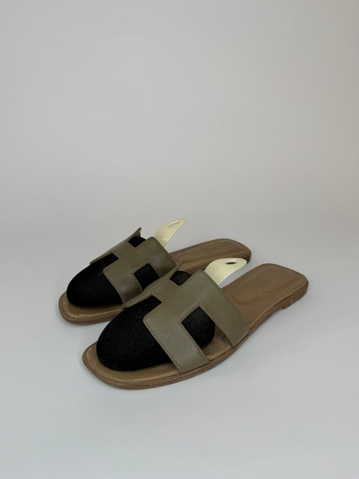 HERMES Grey Epsom Oran Sandals Size 41 EU/ 11 US / 8 UK