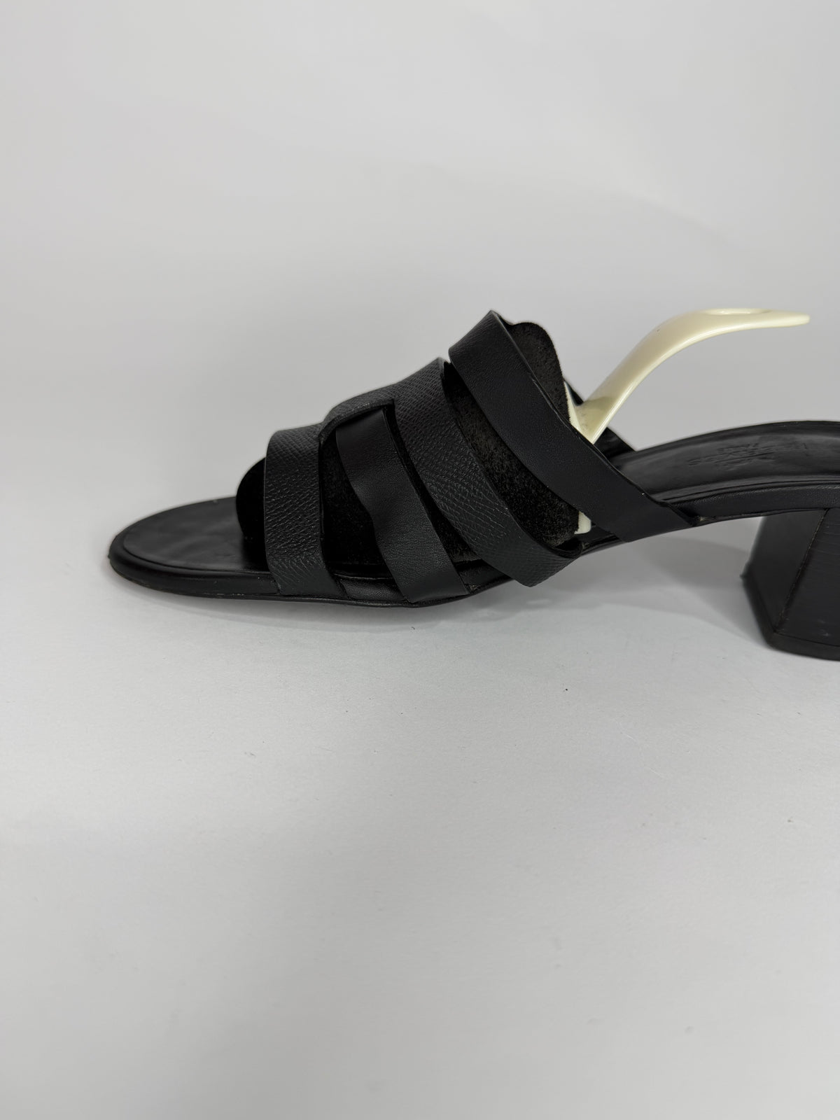 HERMÈS Black Leather Amica Sandals Size 38 EU/ 8 US / 5 UK