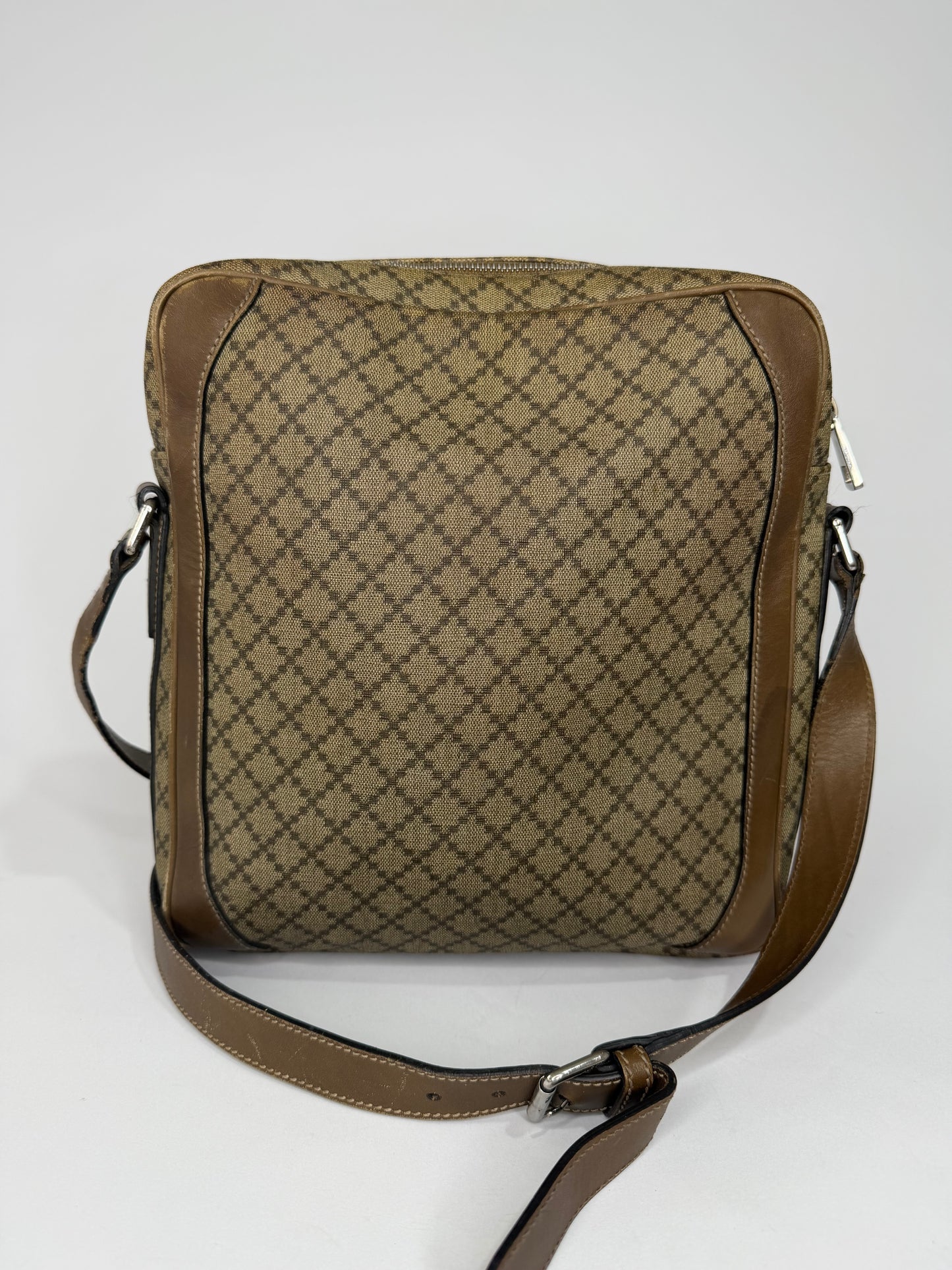 Gucci
Diamante Messenger Bag