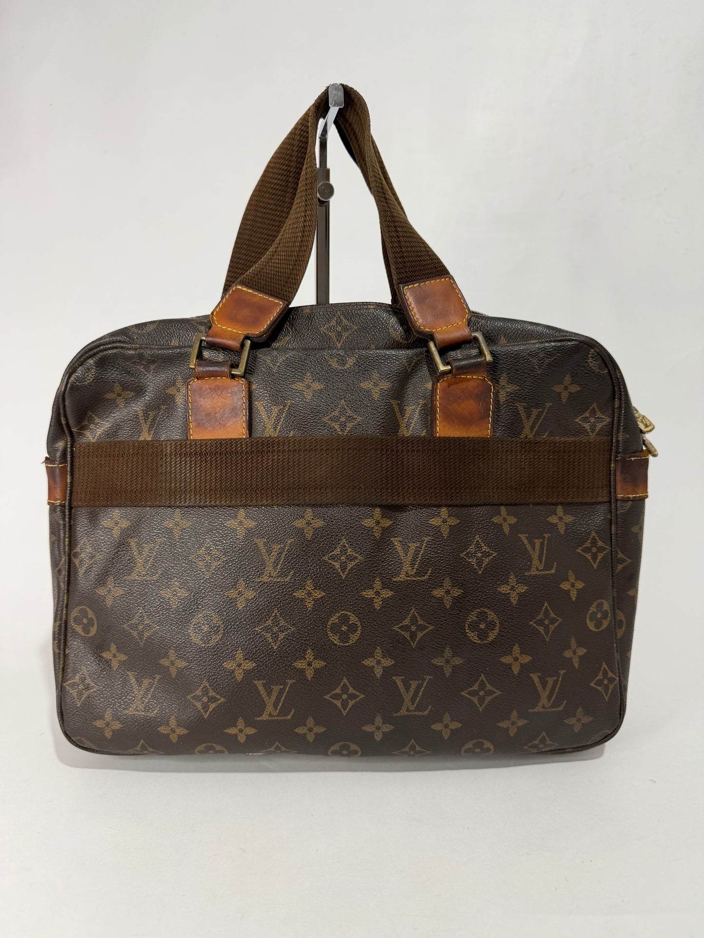 LOUIS VUITTON
Monogram Sac Bosphore Messenger Bag