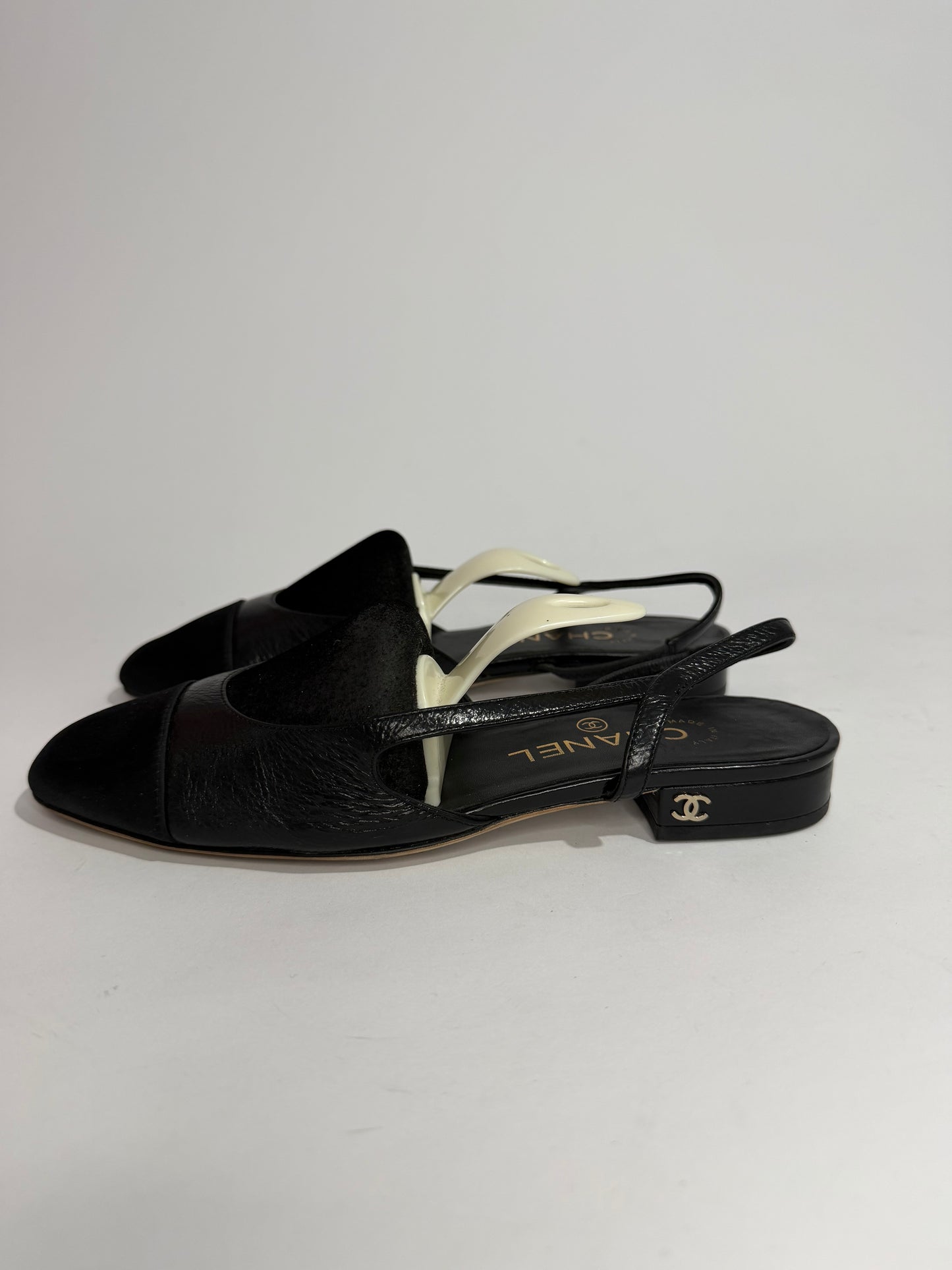 Chanel Black Leather And Patent Cap Toe Slingback Flats Size