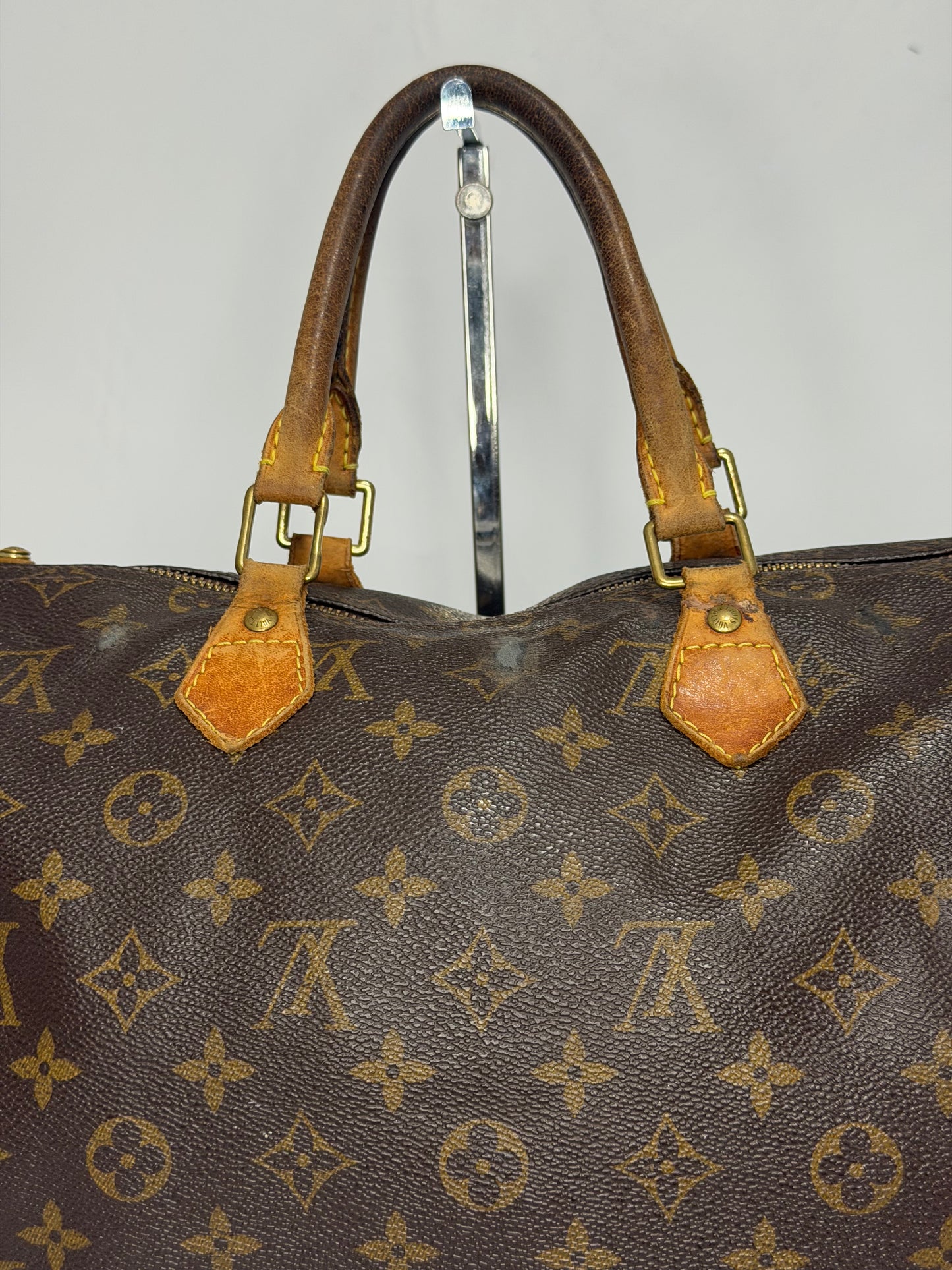 LOUIS VUITTON Monogram Speedy 35