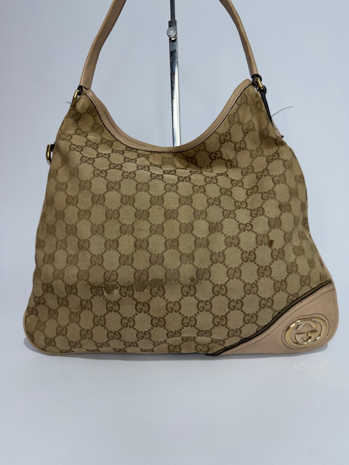 GUCCI
Monogram Medium New Britt Hobo Beige