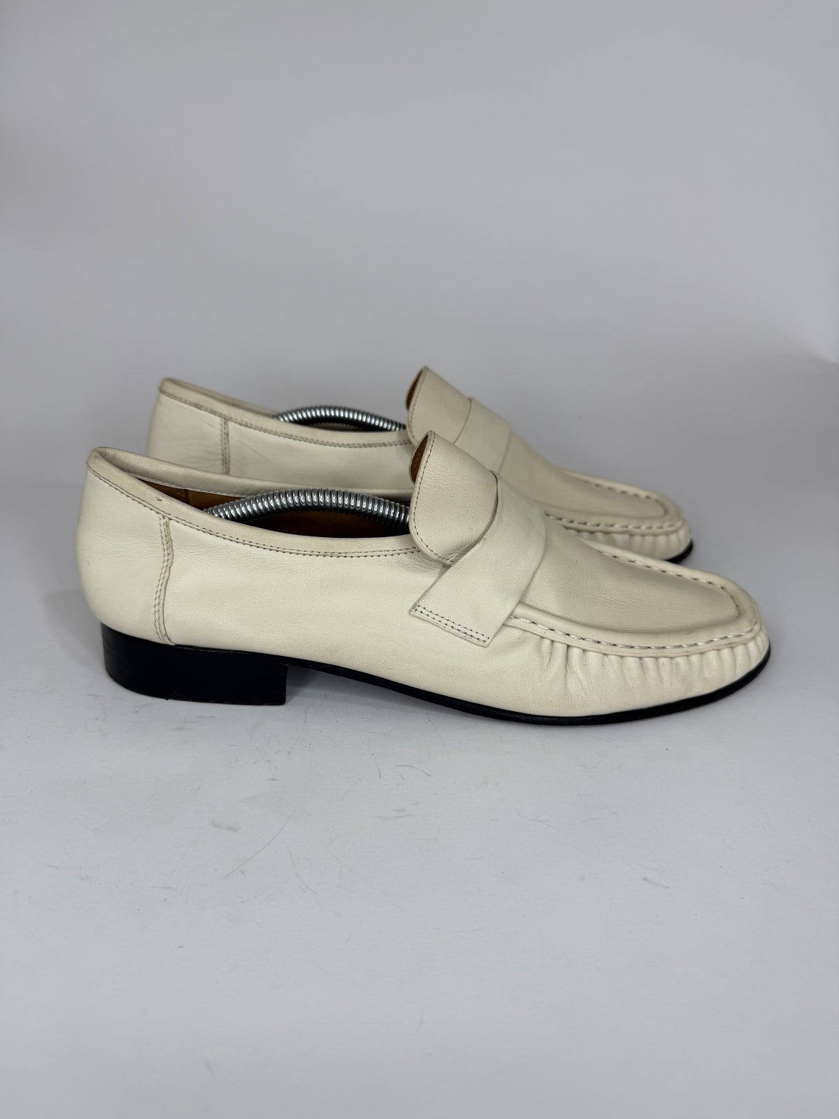 The Row Off-White Soft Loafers
 Size 39 EU/ 9 US/ 6 UK
