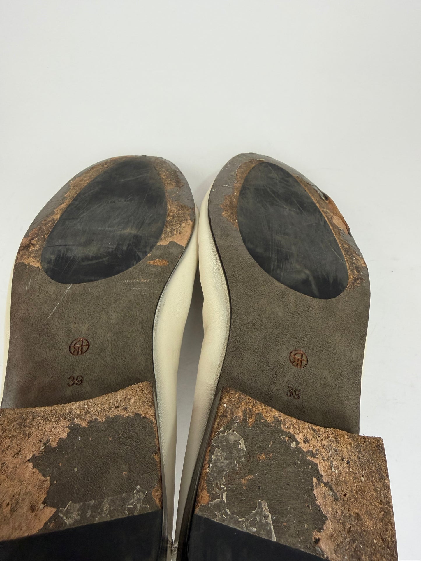 The Row Off-White Soft Loafers
 Size 39 EU/ 9 US/ 6 UK