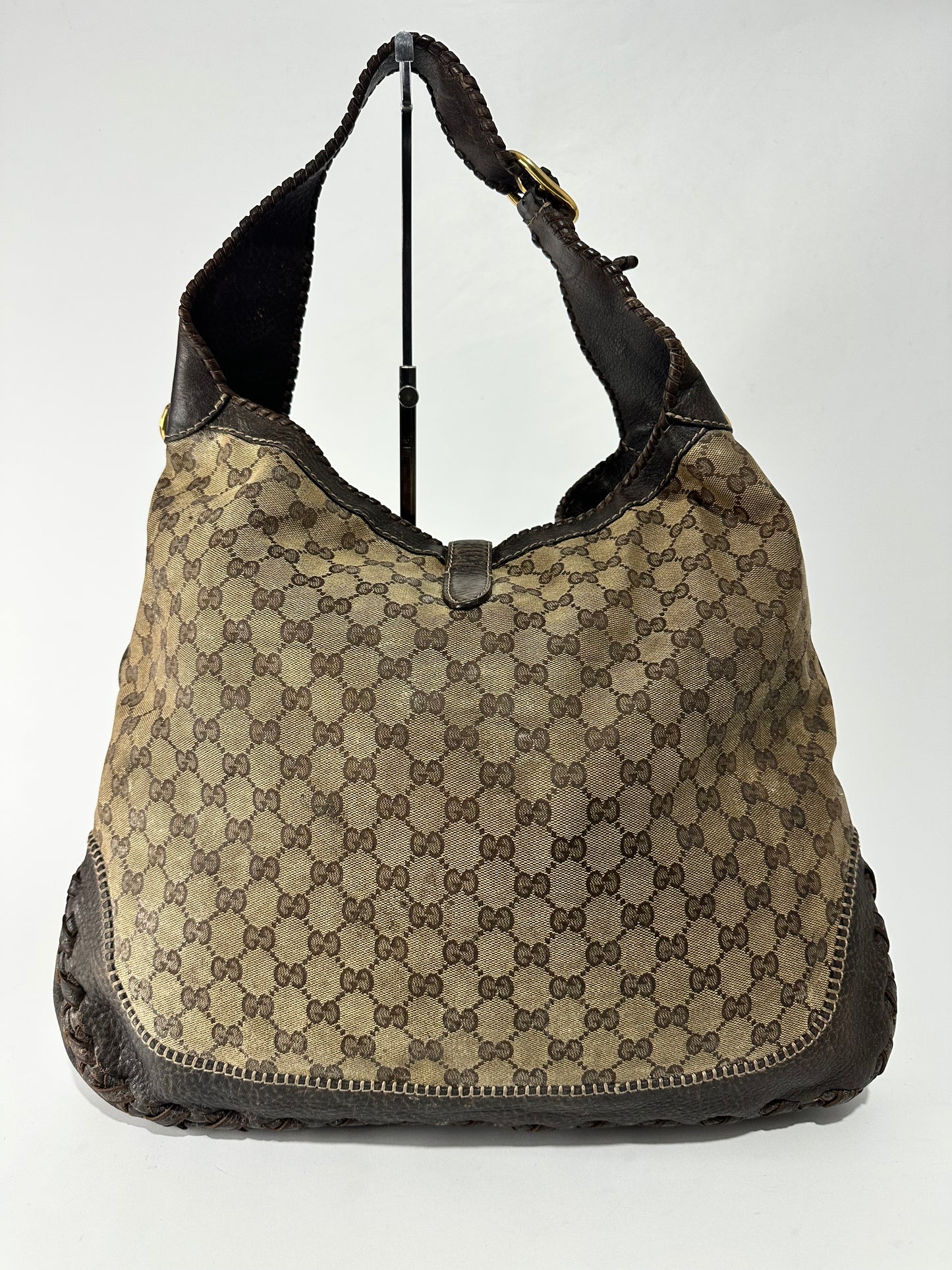 GUCCI
Beige/Ebony GG Coated Canvas New Jackie Large Shoulder Bag
