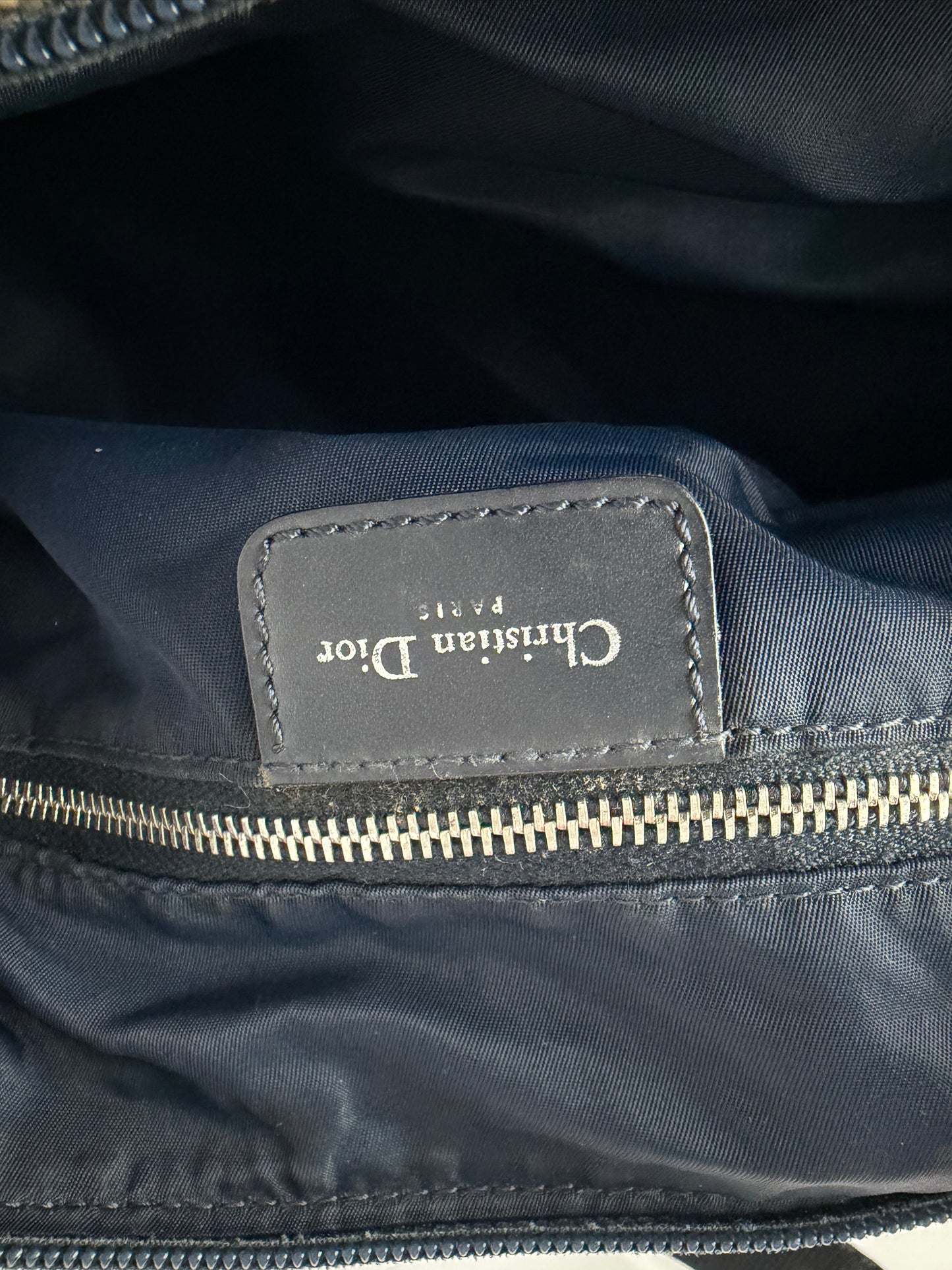 CHRISTIAN DIOR 
Monogram Messenger Olive