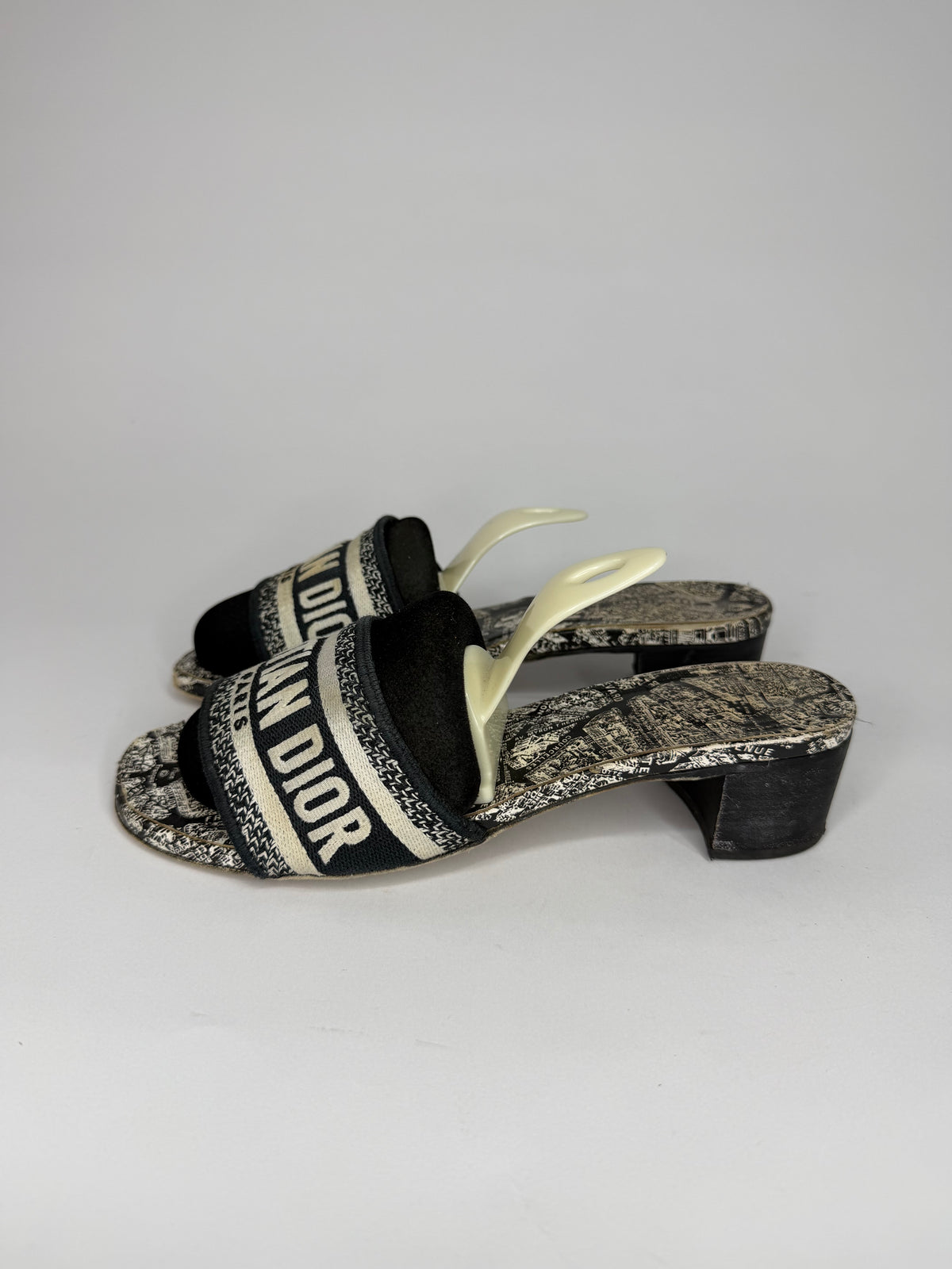 CHRISTIAN DIOR
Canvas Lurex Embroidered Dway 40mm Slide Sandals Size 36 EU/ 6 US / 3 UK