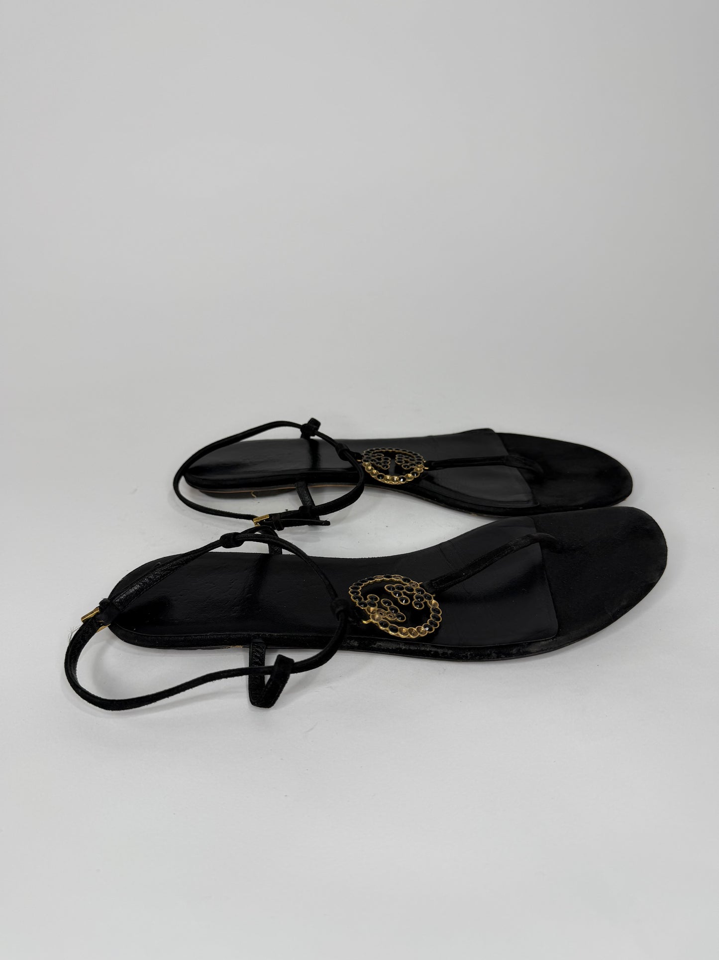 Gucci
Interlocking G Logo Suede T-Strap Sandals
Women's Size: 9 | IT 39