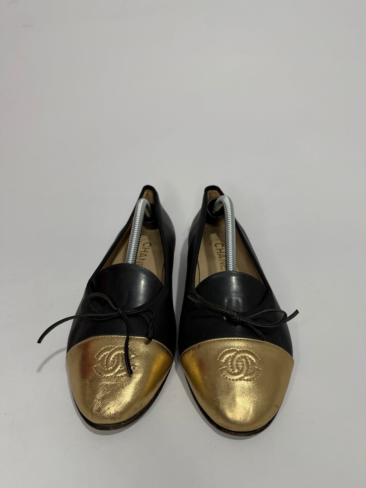 CHANEL Gold/Black Lambskin Leather CC Ballet Flats Size 38 EU/ 8 US