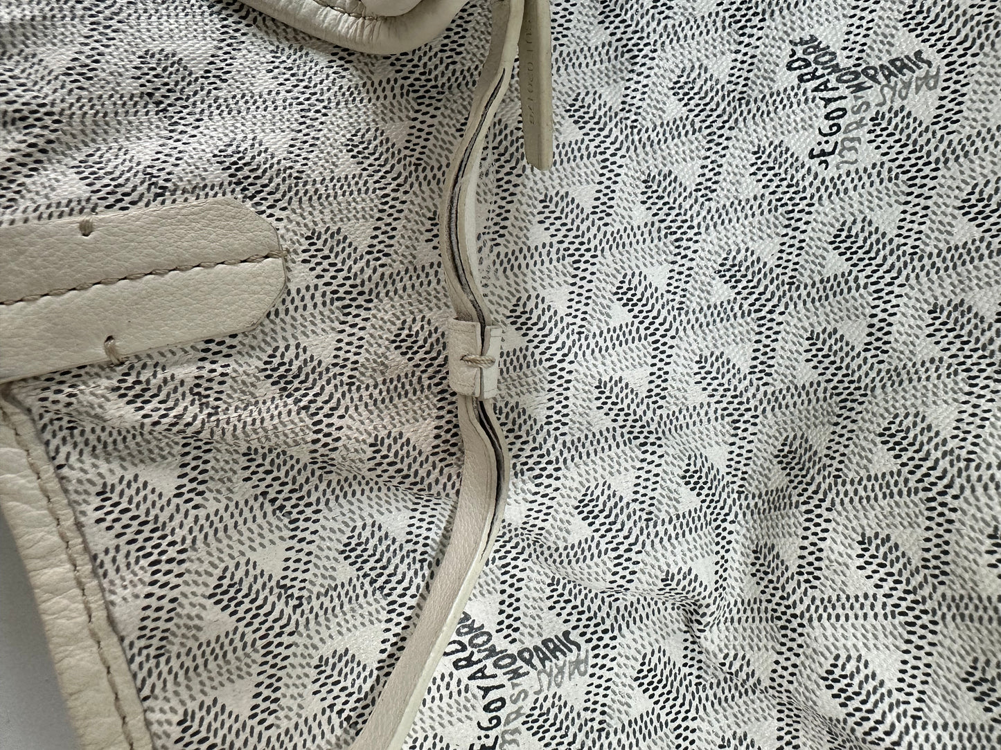 GOYARD Saint Louis GM White.