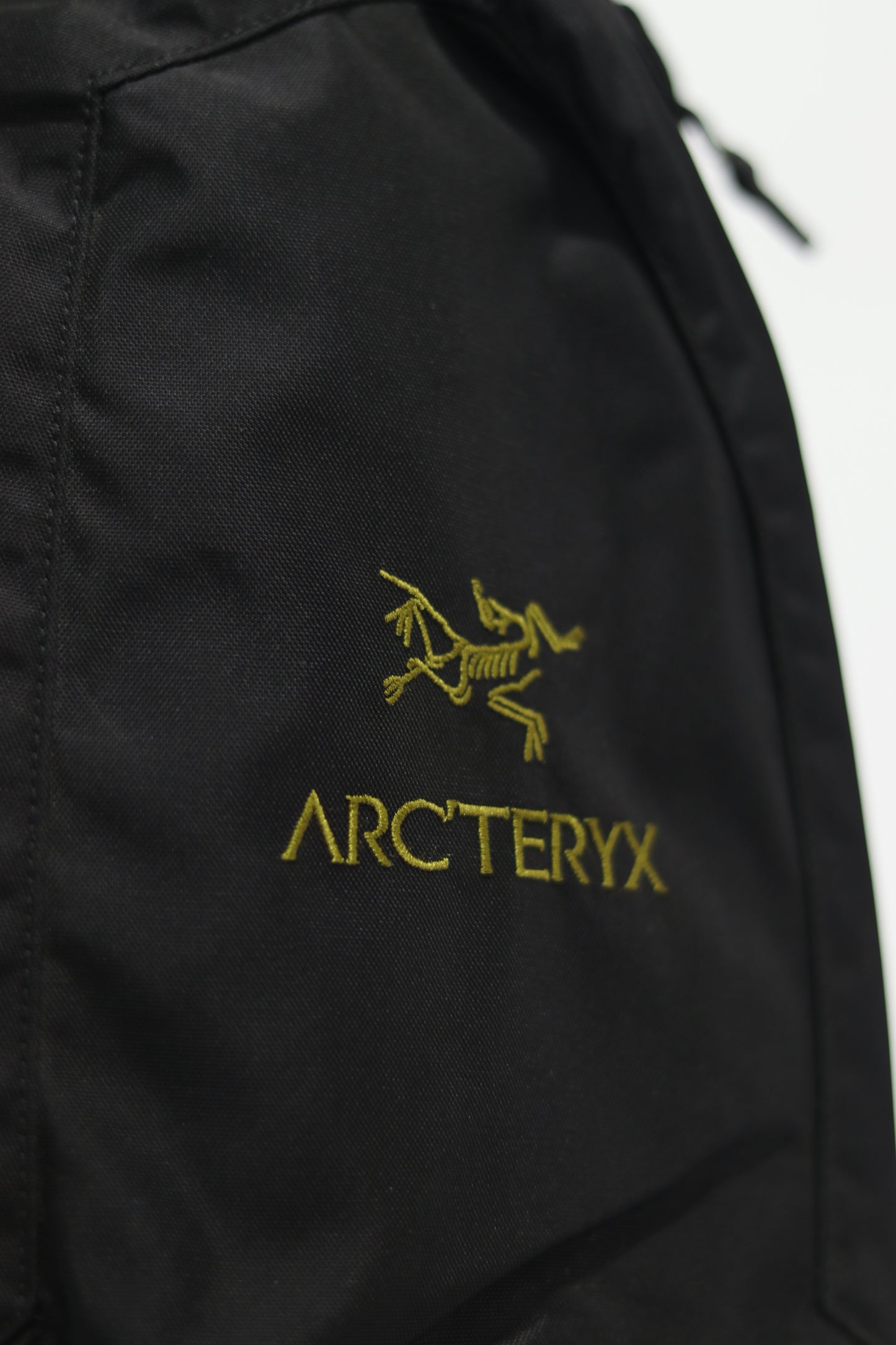 ARC’TERYX SYSTEM_A
Quiver Crossbody Pack
Black Ash