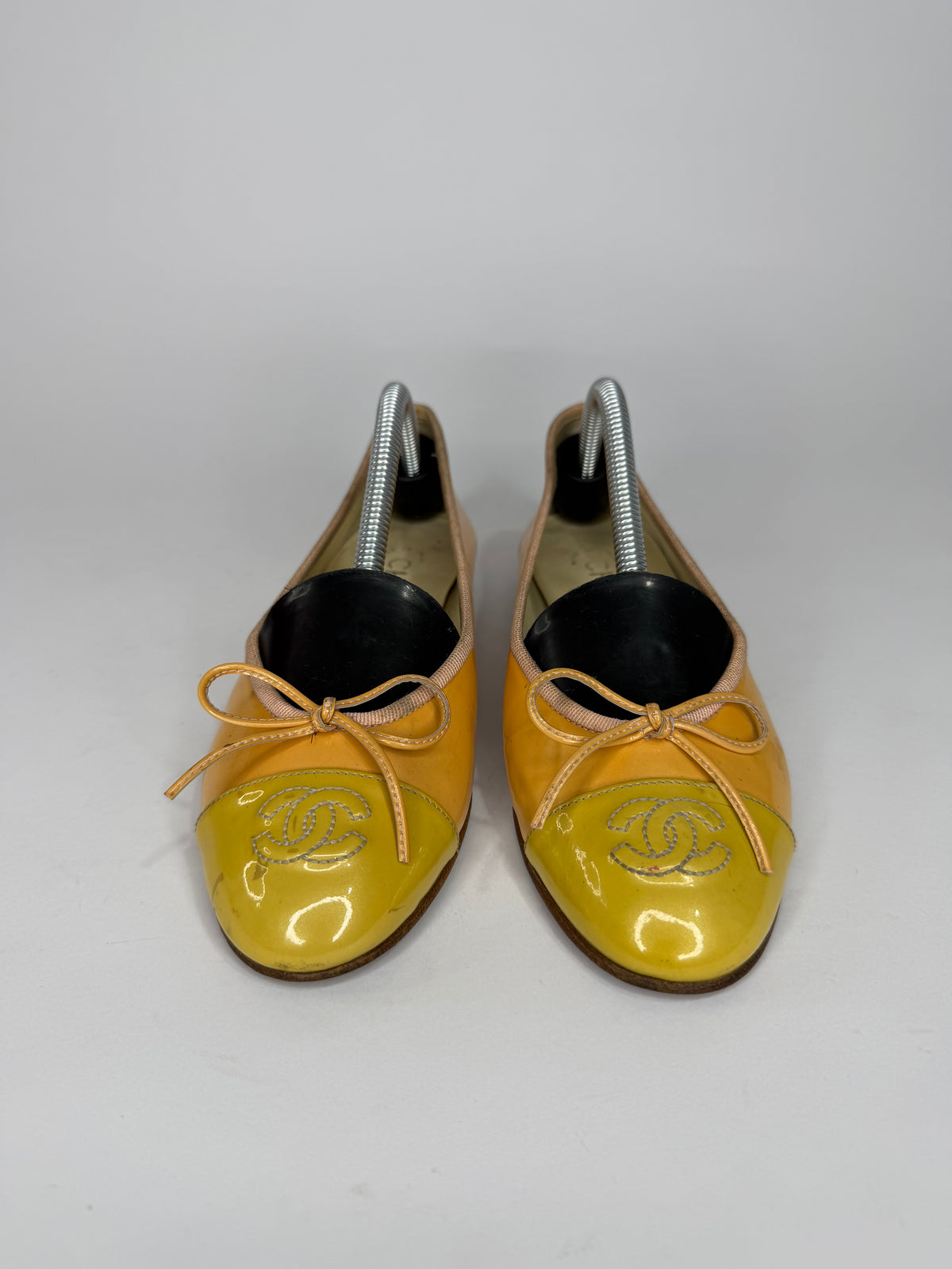 Chanel Yellow Patent Leather CC Bow Ballet Flats Size 35 EU/ 5 US/ 2 UK