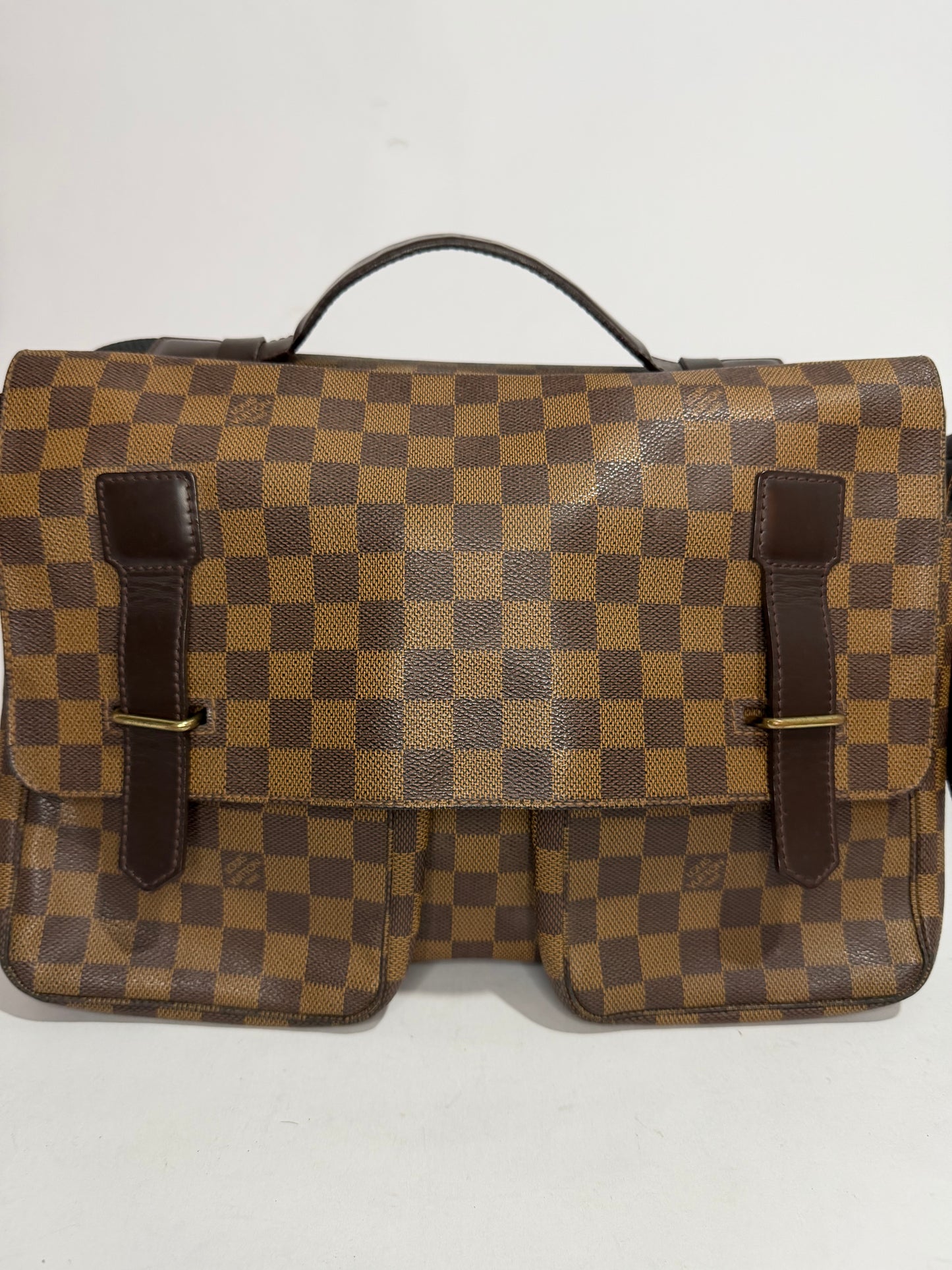 LOUIS VUITTON
Damier Ebene Broadway Messenger Bag