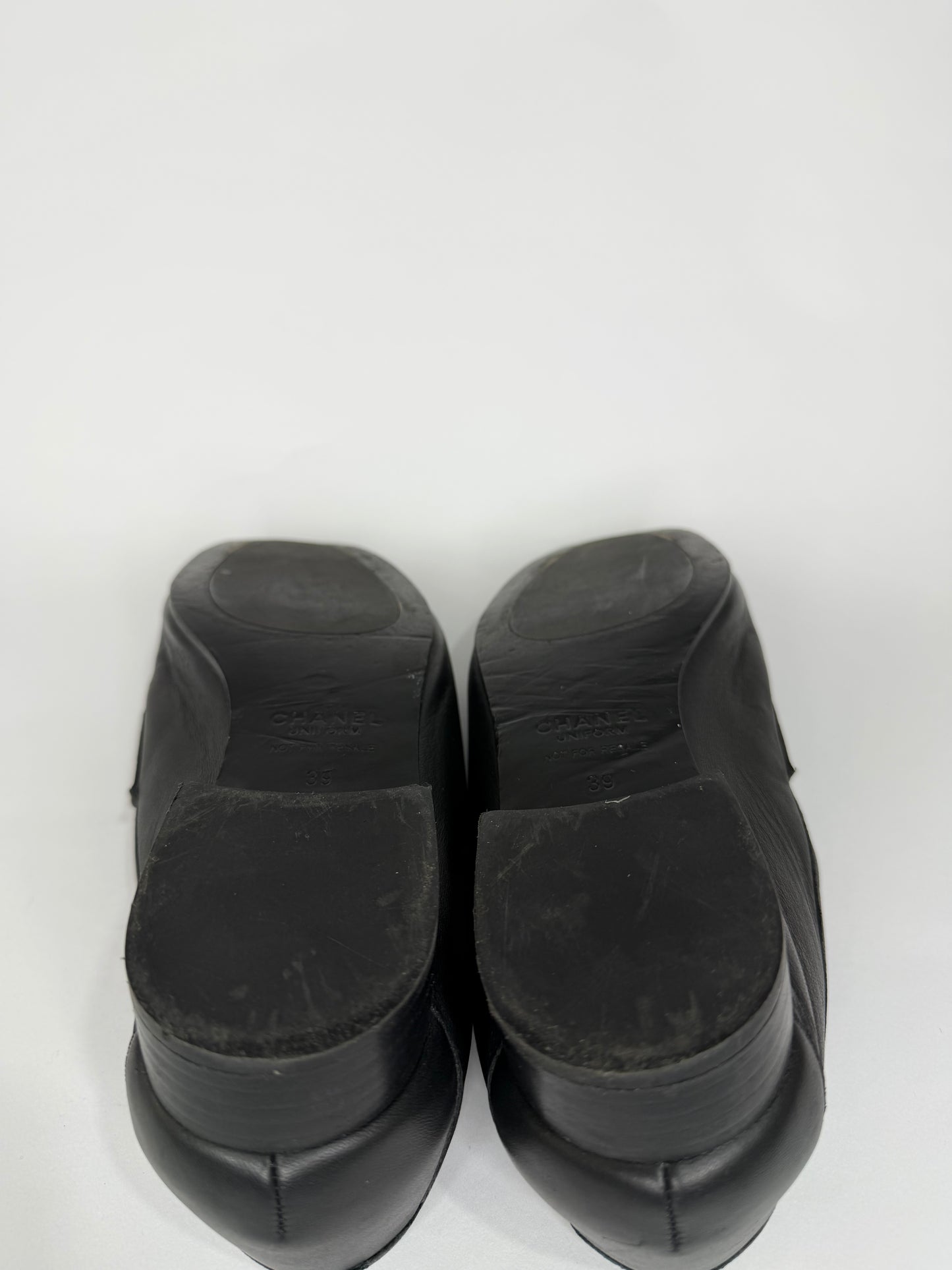 CHANEL
Lambskin Womens Stitched CC Loafers Black Size 39 EU/ 9 US / 6 UK