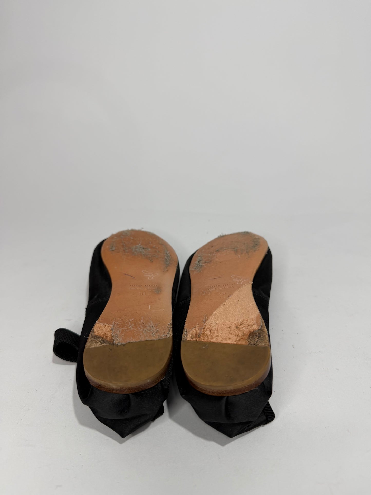 MIU MIU
MIU MIU LOGO-STRAP BALLET FLATS BLACK Size 36 EU/ 6 US