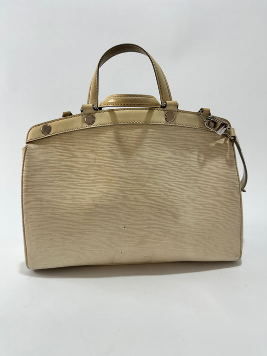 LOUIS VUITTON 
Epi Brea MM Ivory