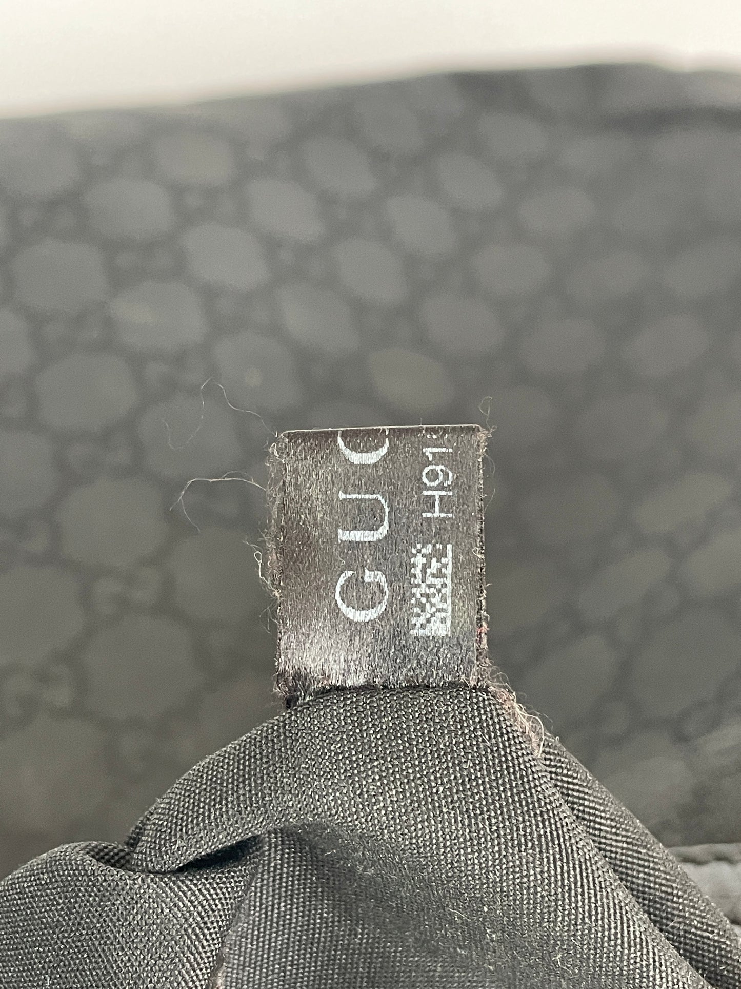 GUCCI
Nylon Shoulder Bag Black