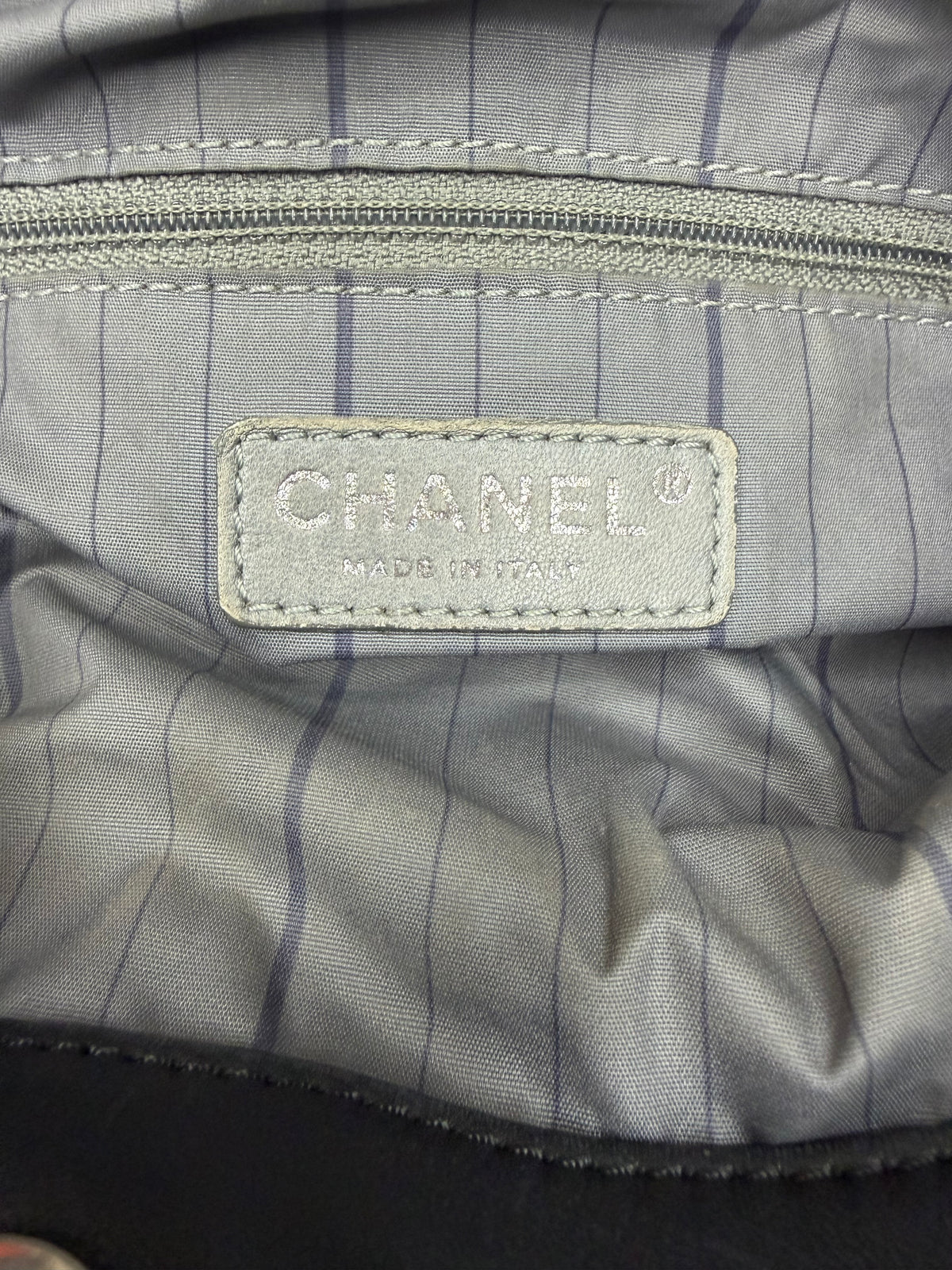 CHANEL
Lambskin CC Studded Bonbons Tote Black