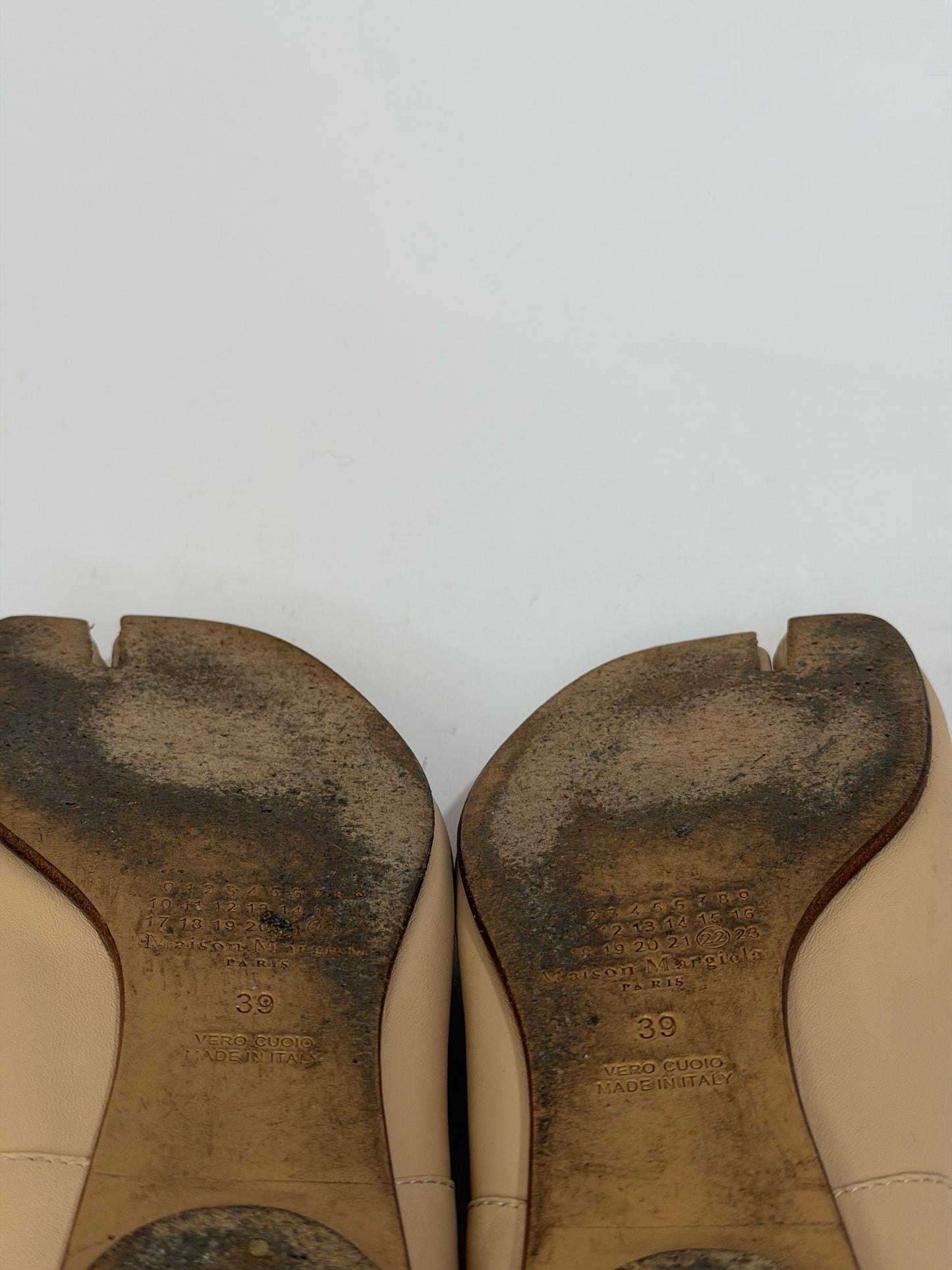 Maison Margiela Tabi Ballet Flats Beige Leather Split-Toe EU 39