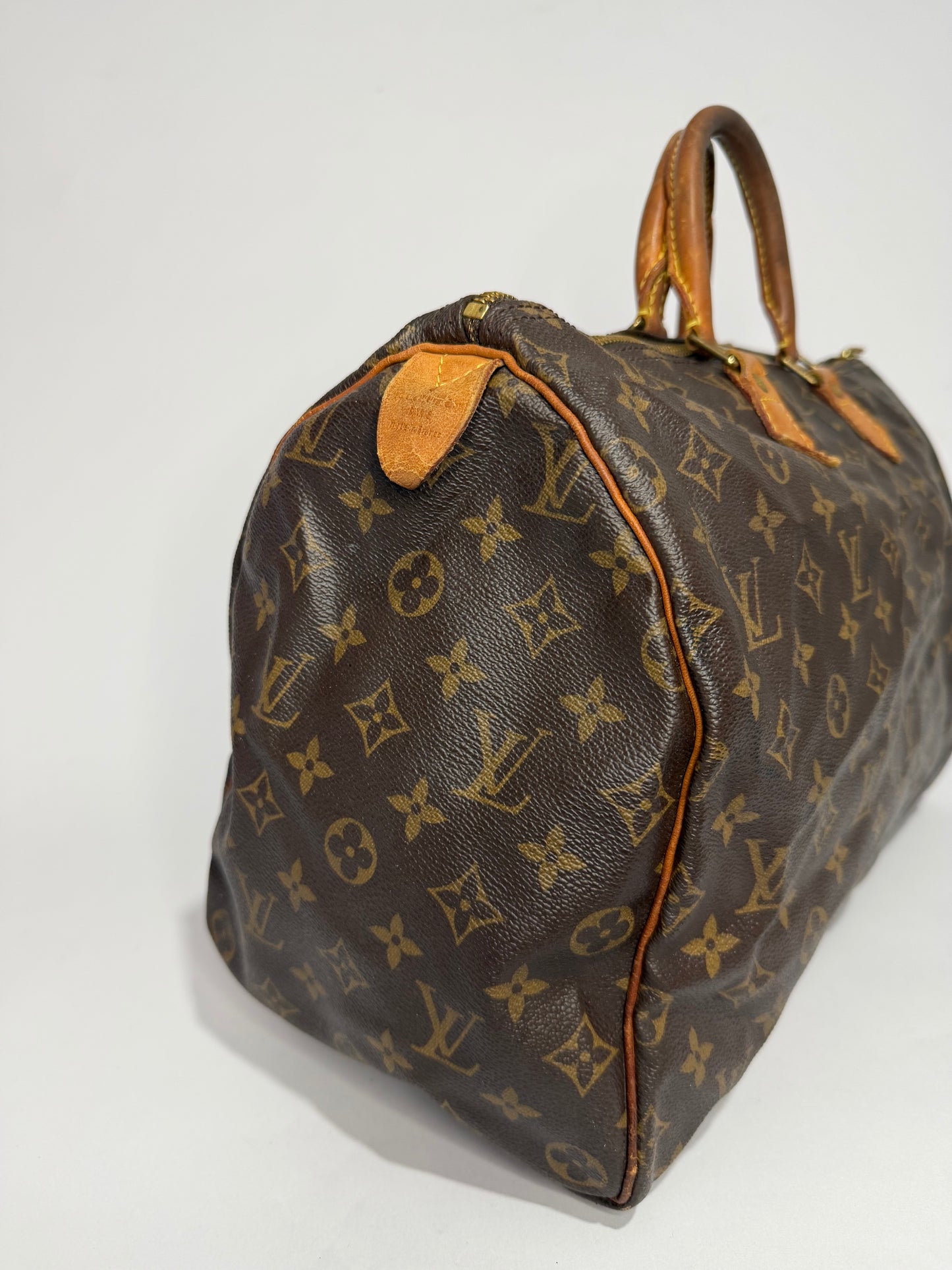 LOUIS VUITTON Monogram Speedy 40