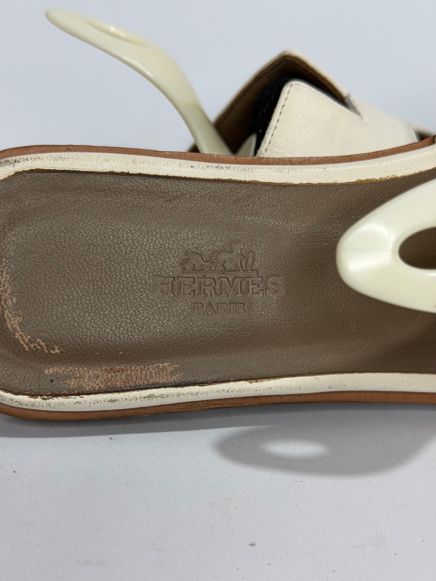 HERMES White Box Calfskin Oran Sandals 38 EU/ 8 US / 5 UK
