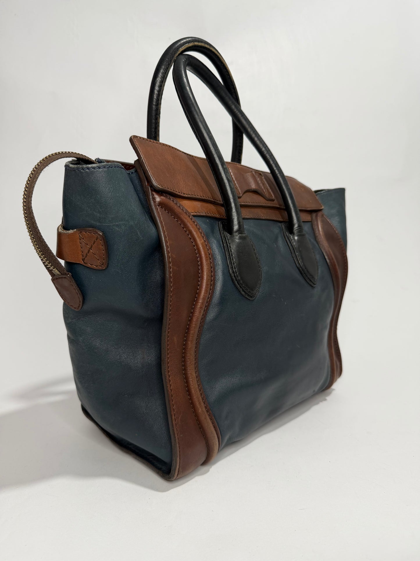CELINE
Tri-Color Calfskin Leather Large Luggage Tote Bag