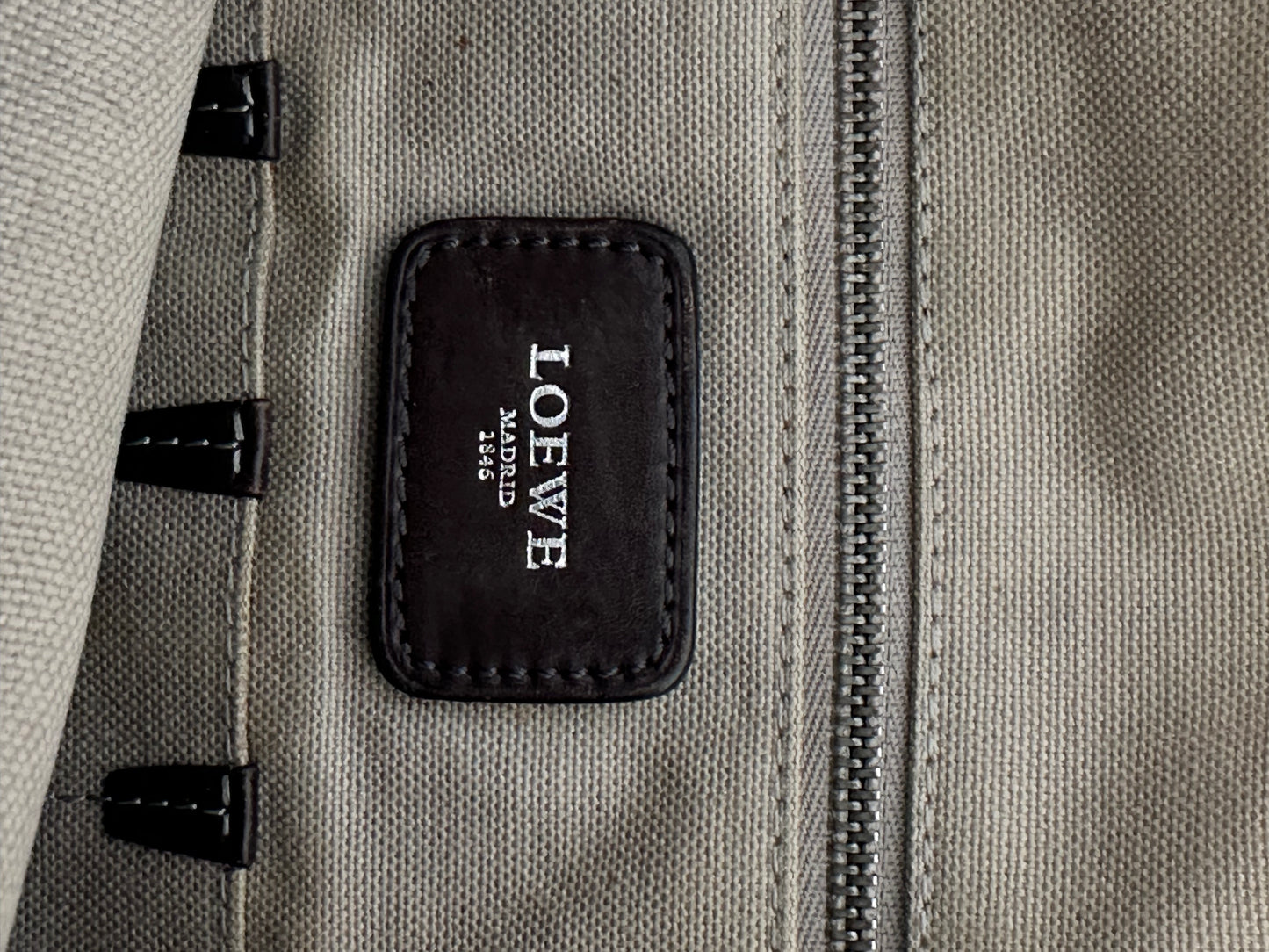 Loewe Pre-Owned
Anagram Coated Canvas Flap crossbody