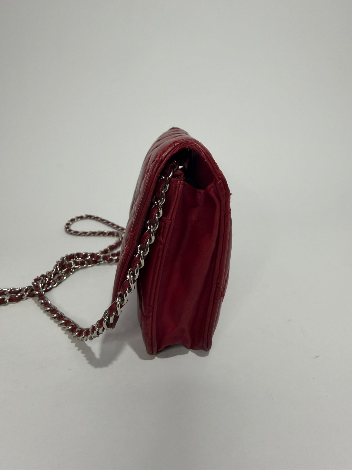 Chanel
Double Stitch Hamptons Wallet On Chain
