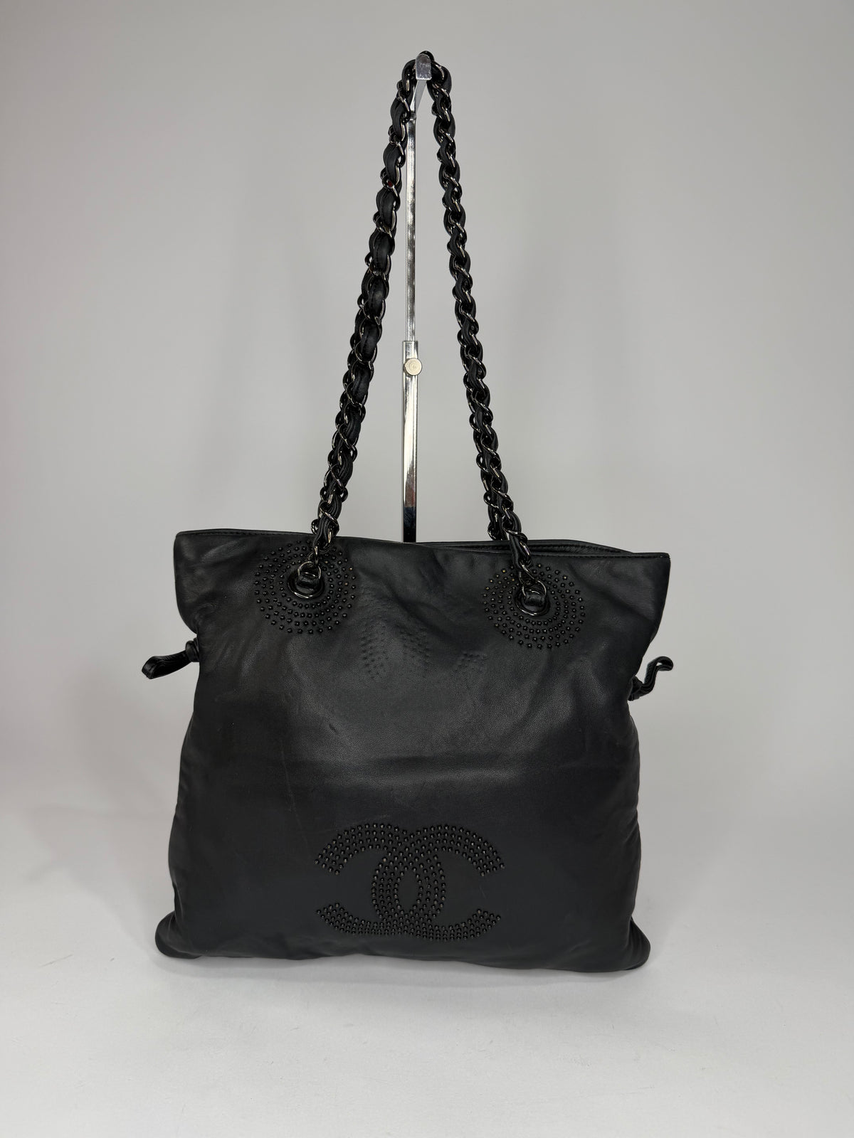 CHANEL
Lambskin CC Studded Bonbons Tote Black