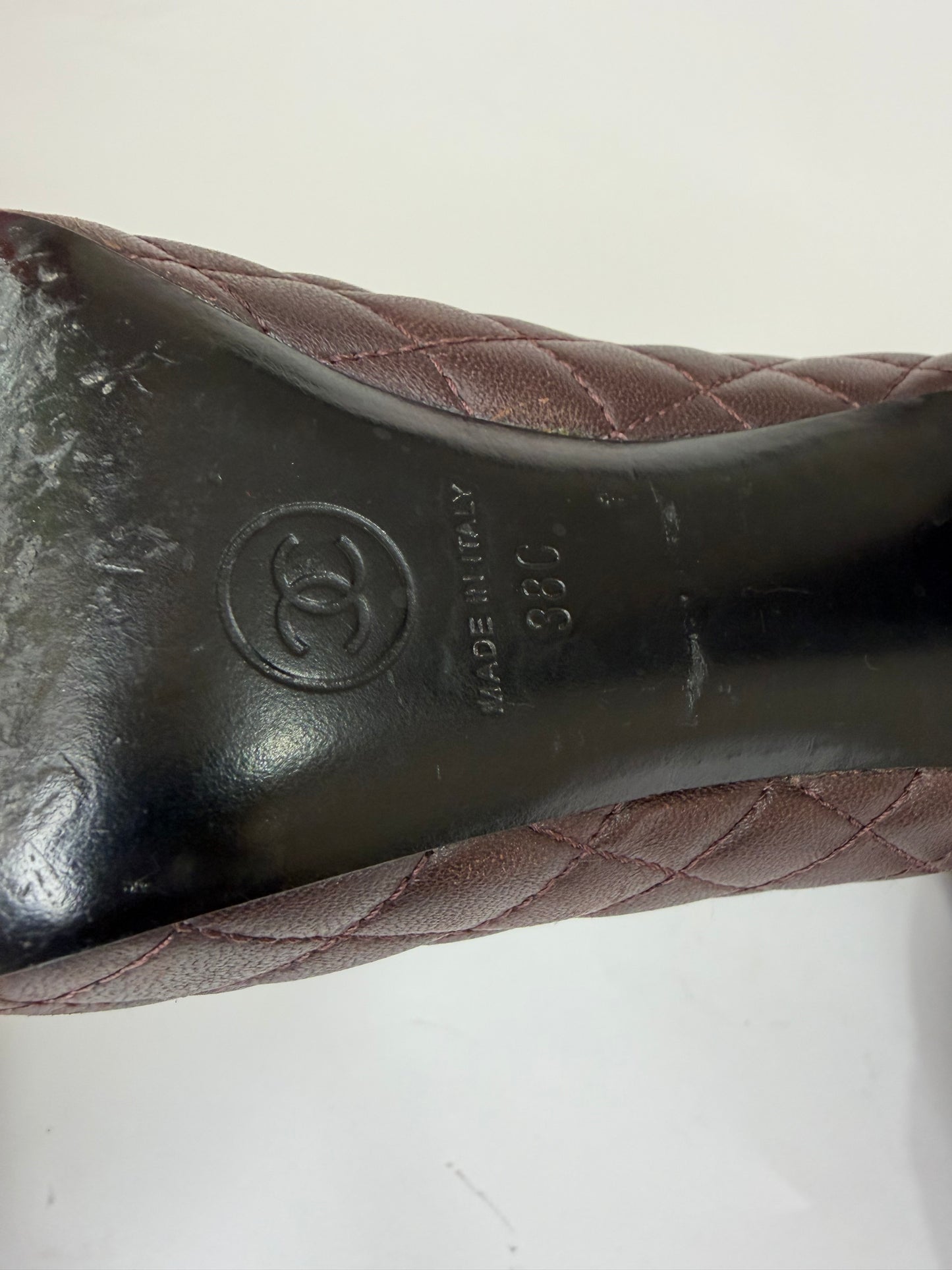 Chanel Burgundy/Navy Blue Quilted Leather CC Cap Toe Pumps Size 38 EU/ 8 US/ 5 UK