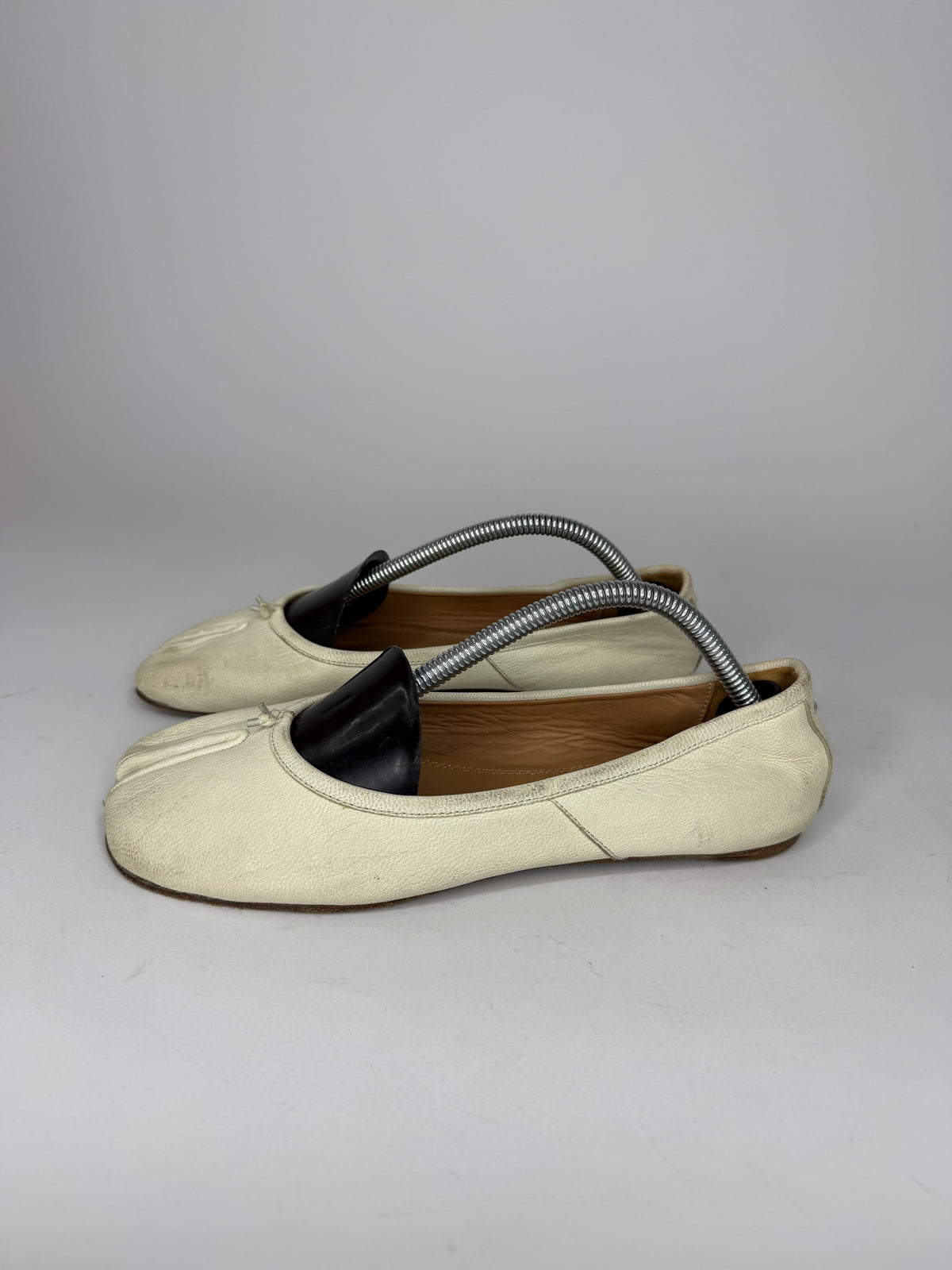 Maison Margiela Tabi Ballet Flats Ivory Leather Split-Toe EU 36